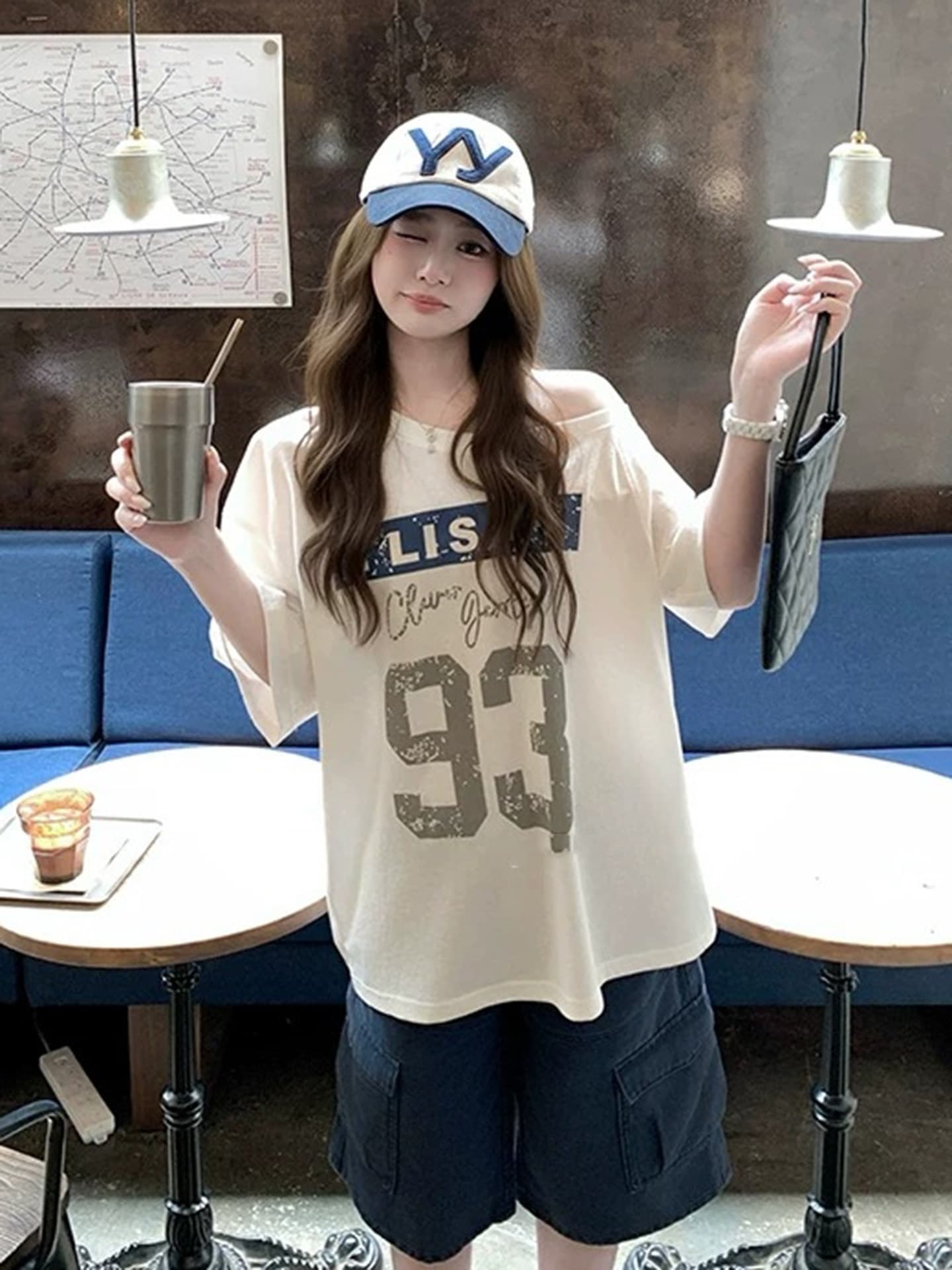 아메리칸 비스듬한 어깨 거리 바람 알파벳 프린트 반팔 티셔츠 여성 여름 트렌드 디자인 센스 오프숄더 맨위 트렌디 상세 이미지 4