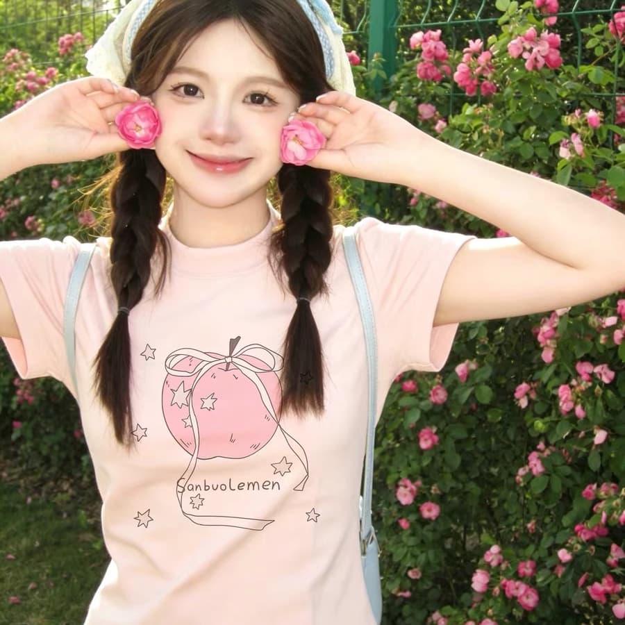 핑크색 긍정적 인 어깨 반팔 티셔츠 여성 2026 새로운 여름 디자인 센스 작은 대중 쇼트 스타일 몸매 가꾸기 달콤한 자매 착용 잡아라. 의류 상세 이미지 1