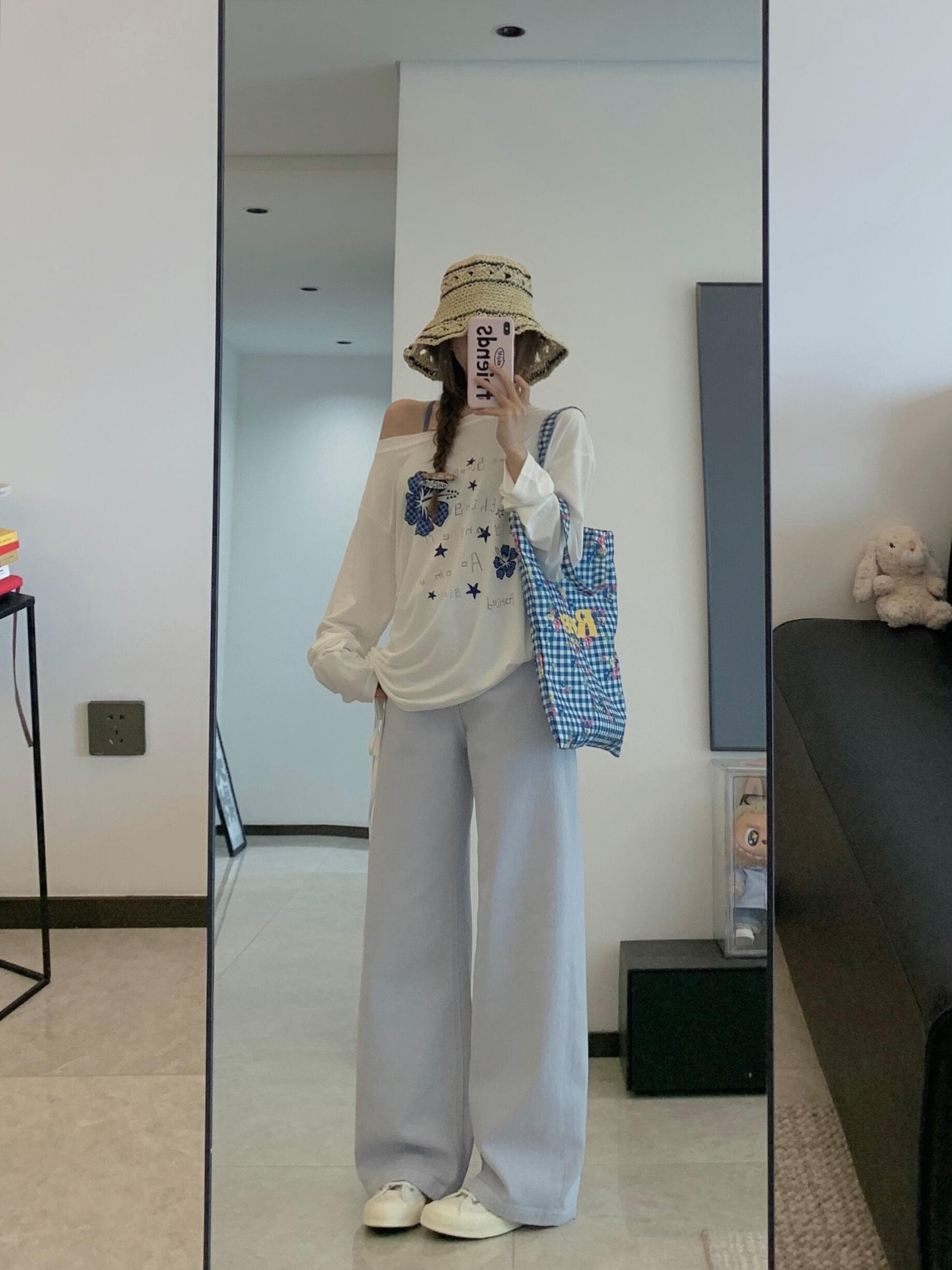 아메리칸 꽃무늬 알파벳 프린트 비스듬한 어깨 긴팔 여성 여름 오프숄더 마이크로 ~을 통해 화이트 루즈핏 자외선 차단 의류 펌프 로프 맨위 상세 이미지 4