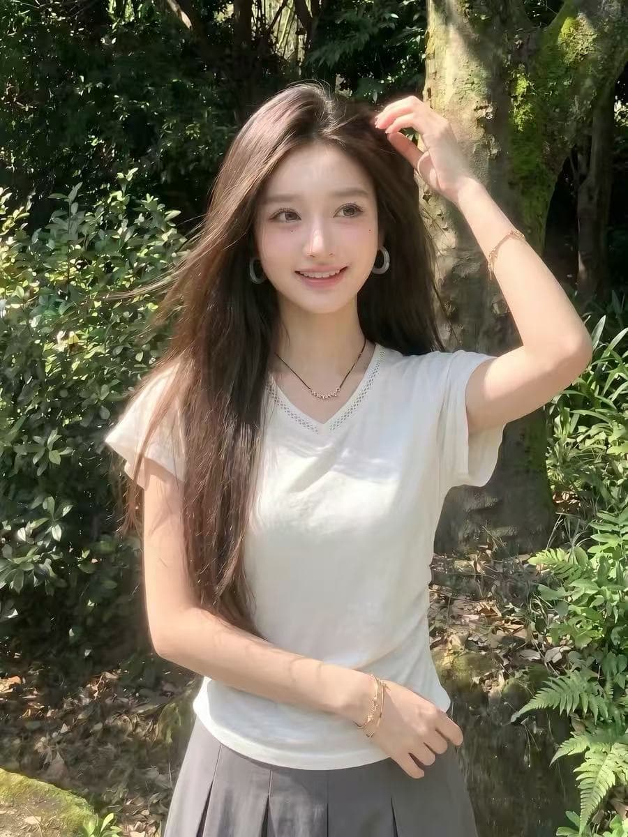 한 부서 화이트 홀로우 아웃 V넥 긍정적 인 어깨 반팔 티셔츠 여성 여름 몸매 가꾸기 허리 수축 디자인 센스 아름다운 작은 날다 소매 맨위 이미지 3