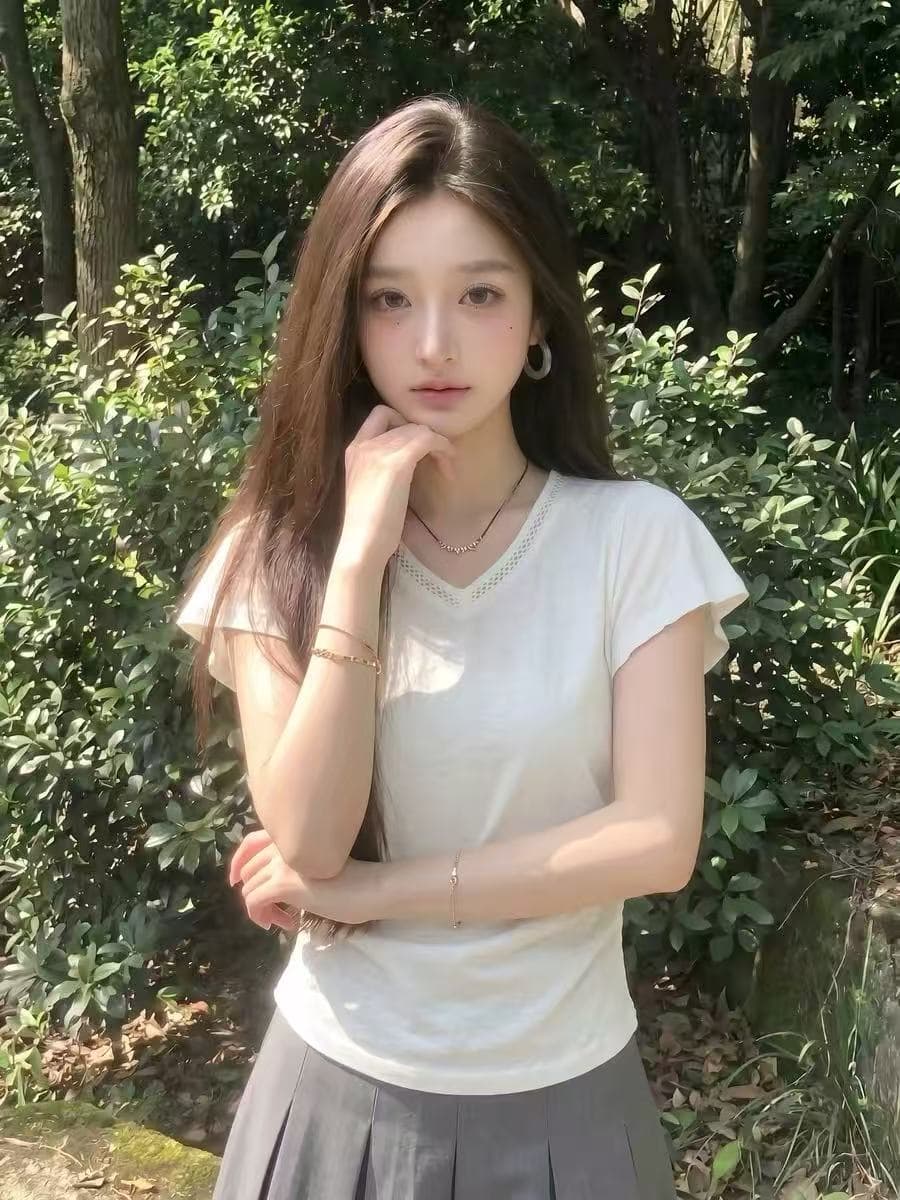 한 부서 화이트 홀로우 아웃 V넥 긍정적 인 어깨 반팔 티셔츠 여성 여름 몸매 가꾸기 허리 수축 디자인 센스 아름다운 작은 날다 소매 맨위 상세 이미지 3