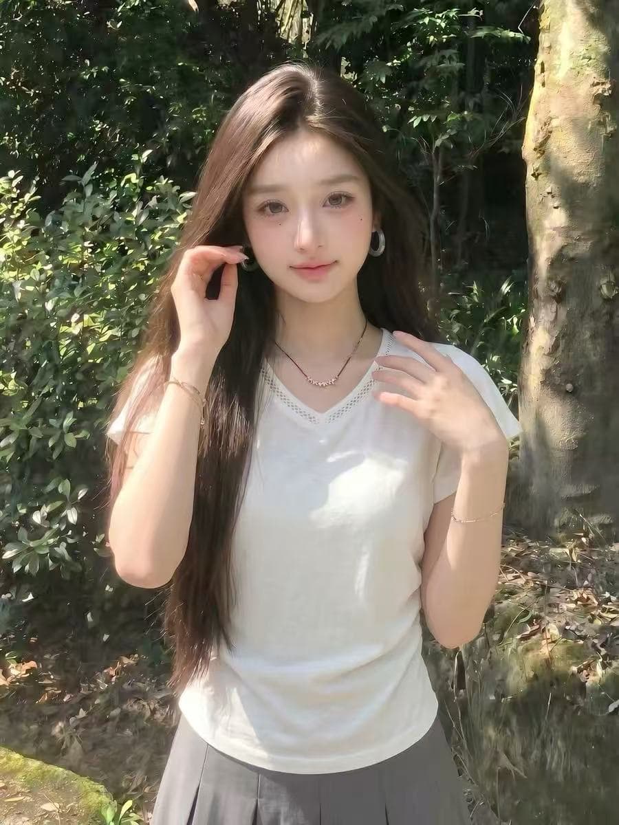 한 부서 화이트 홀로우 아웃 V넥 긍정적 인 어깨 반팔 티셔츠 여성 여름 몸매 가꾸기 허리 수축 디자인 센스 아름다운 작은 날다 소매 맨위 상세 이미지 5
