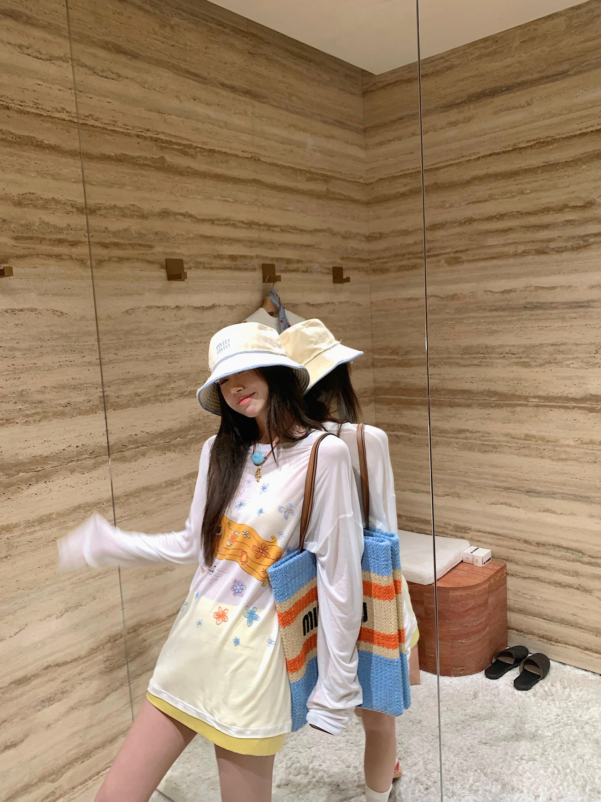 아메리칸 재미있는 프린트 화이트 얇은 스타일 티셔츠 여성 여름 외부 가져 가라. 자외선 차단 블라우스 루즈핏 에어컨 셔츠 마이크로 ~을 통해 의류 상세 이미지 3