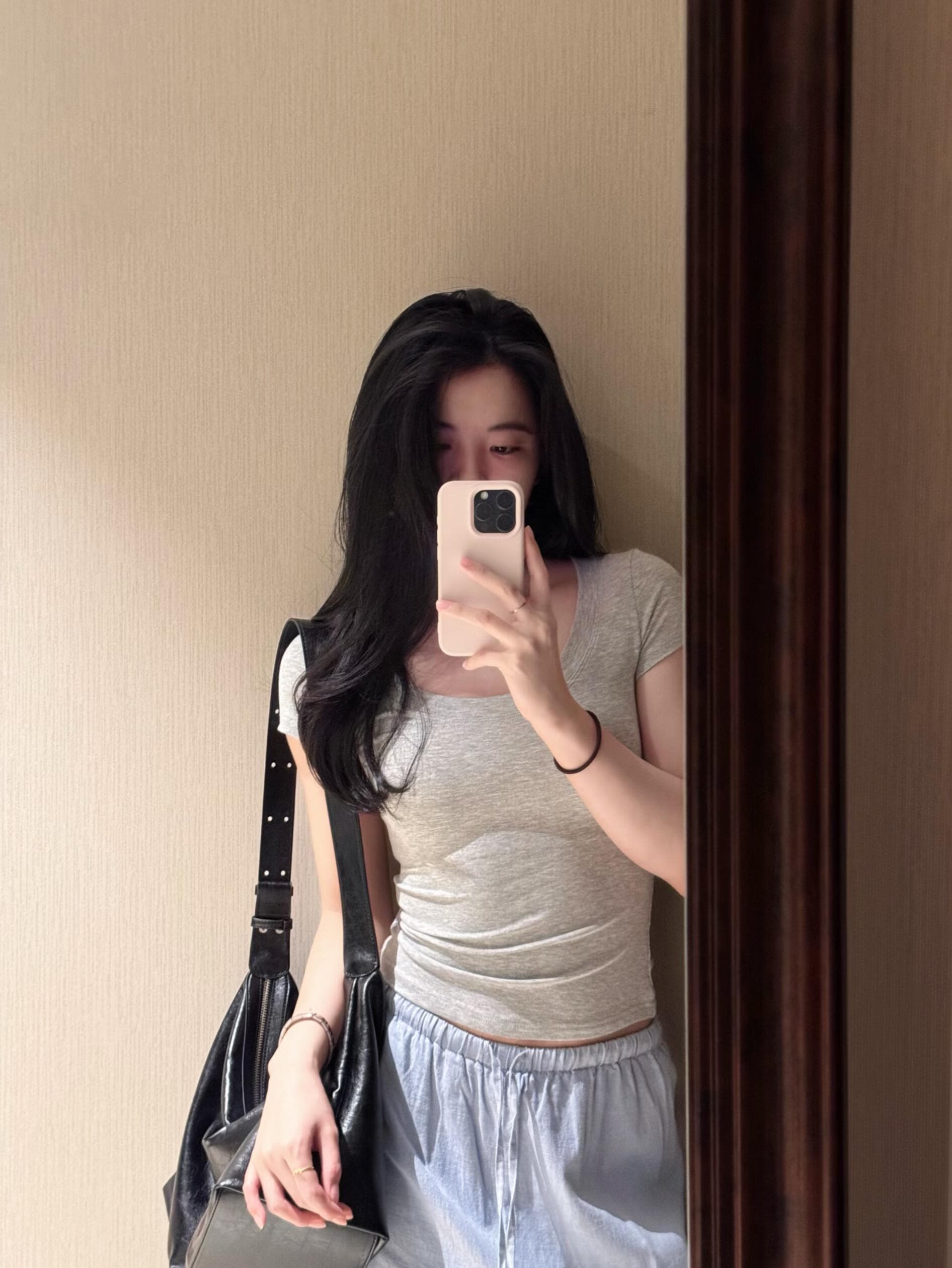 아메리칸 레트로 검정색 긍정적 인 어깨 반팔 티셔츠 여성 여름 새로운 허리 수축 슬림해 보이는 순수한 욕망 핫걸 바람 꼬집기 허리 위로 의류 이미지 2