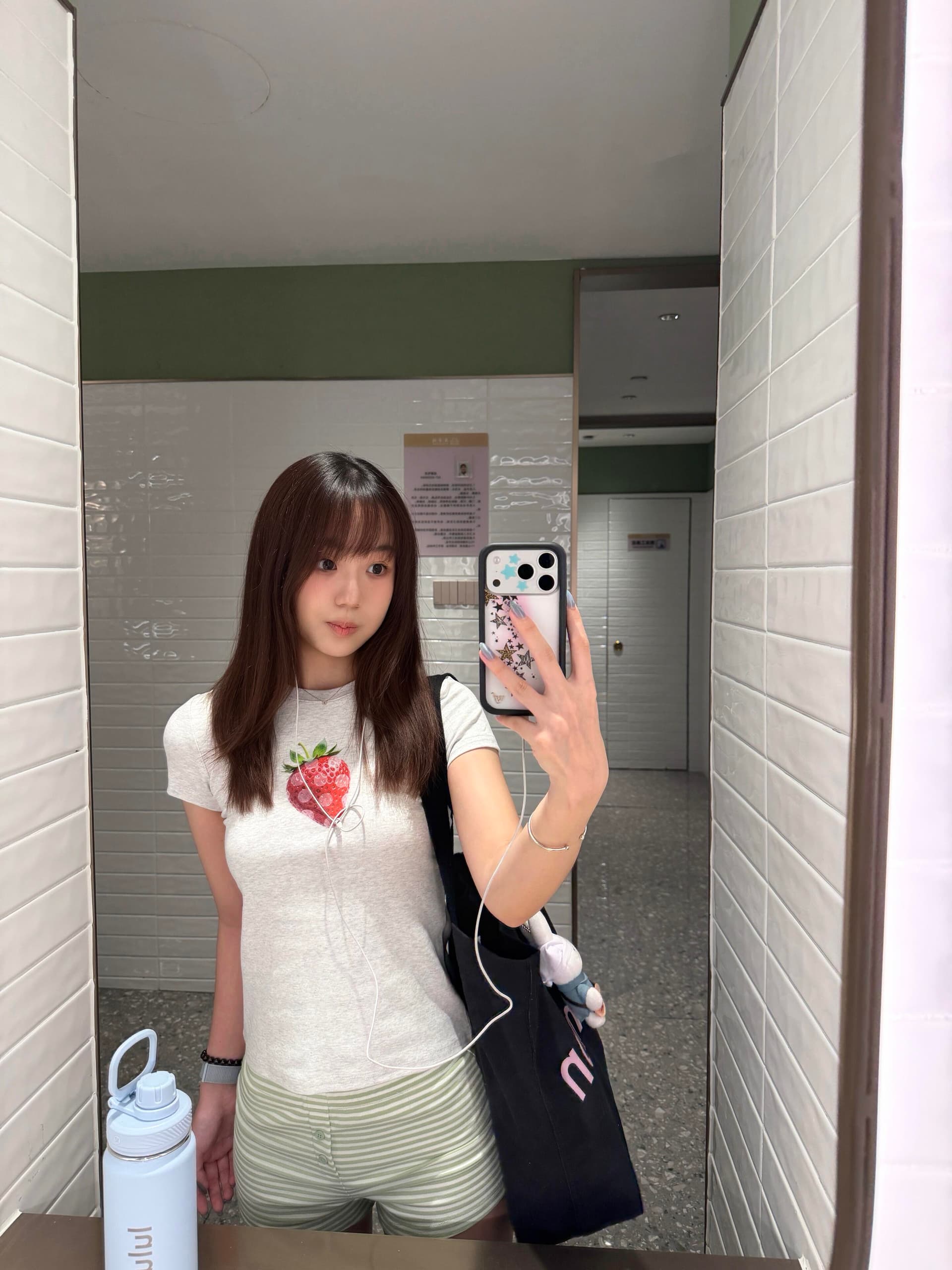 달콤함 학원 스타일 도트 무늬 딸기 프린트 긍정적 인 어깨 반팔 티셔츠 여성 아메리칸 핫걸 몸매 가꾸기 슬림해 보이는 쇼트 스타일 맨위 상세 이미지 3
