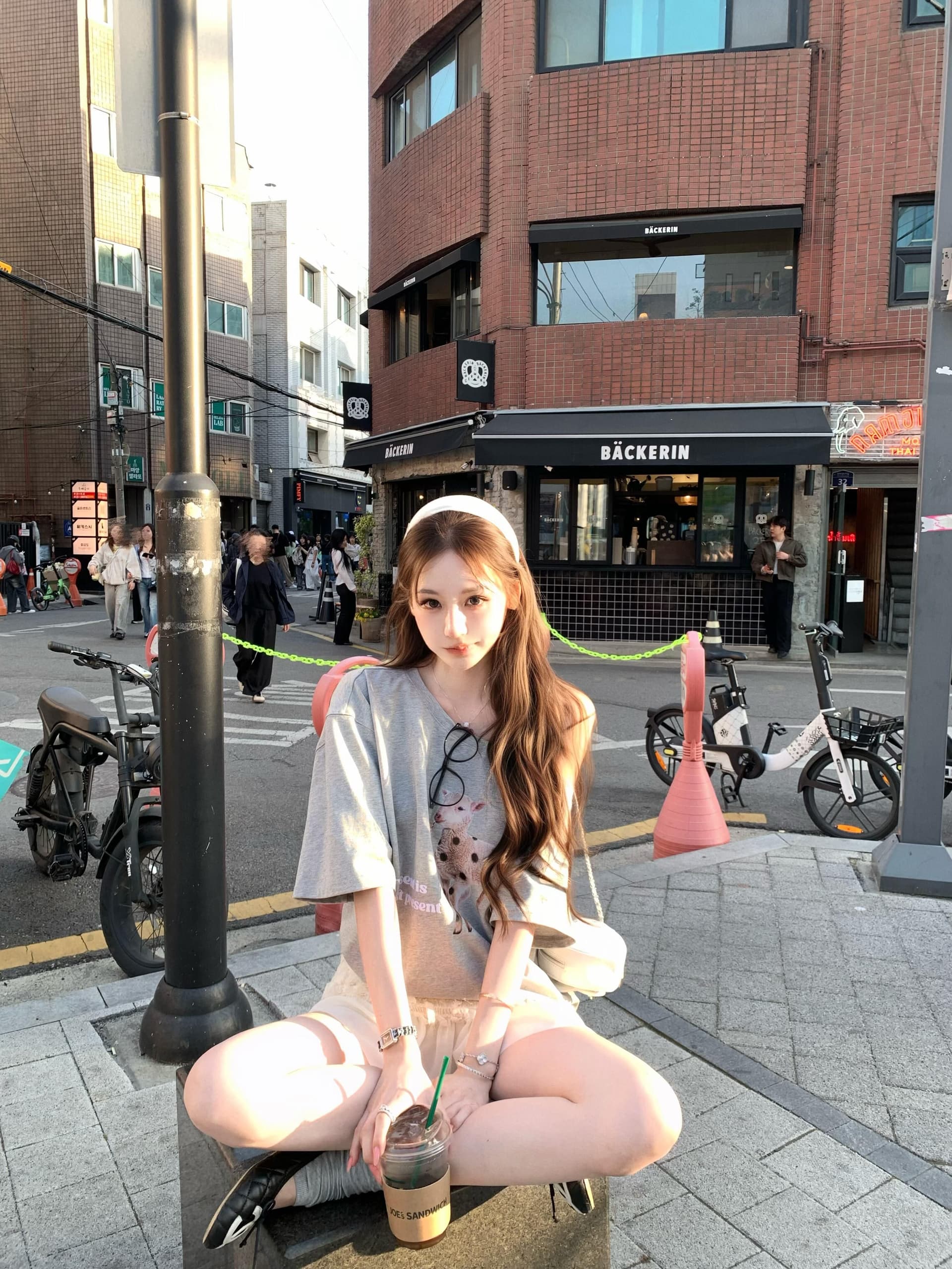 아메리칸 핫걸 회색 비스듬한 어깨 반팔 티셔츠 여성 여름 새로운 루즈핏 디자인 센스 작은 대중 Chic 오프숄더 맨위 상세 이미지 4