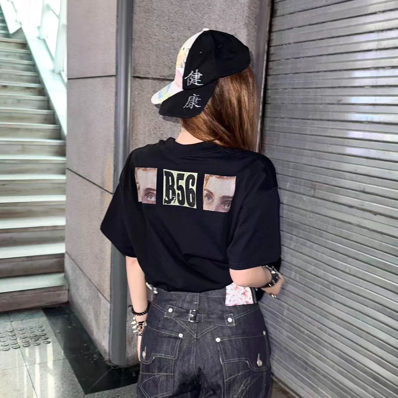 아메리칸 거리 검정색 알파벳 프린트 라운드 넥 루즈핏 반팔 티셔츠 남녀 여름 oversize 커플 맨위 트렌디 이미지 5