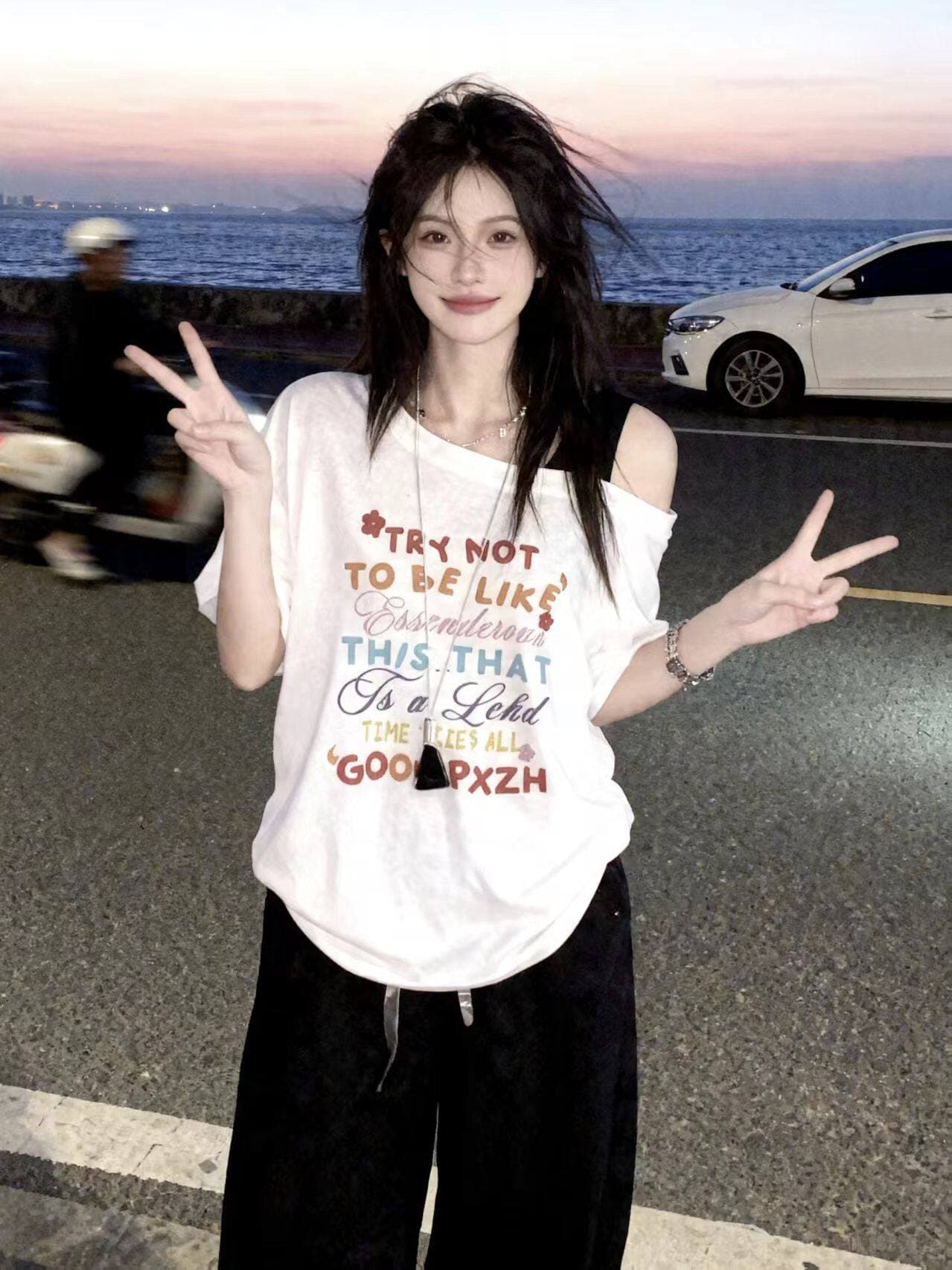 아메리칸 재미있는 알파벳 프린트 비스듬한 어깨 슬립 반팔 티셔츠 여성 2026 여름 루즈핏 디자인 센스 핫걸 맨위 상세 이미지 3