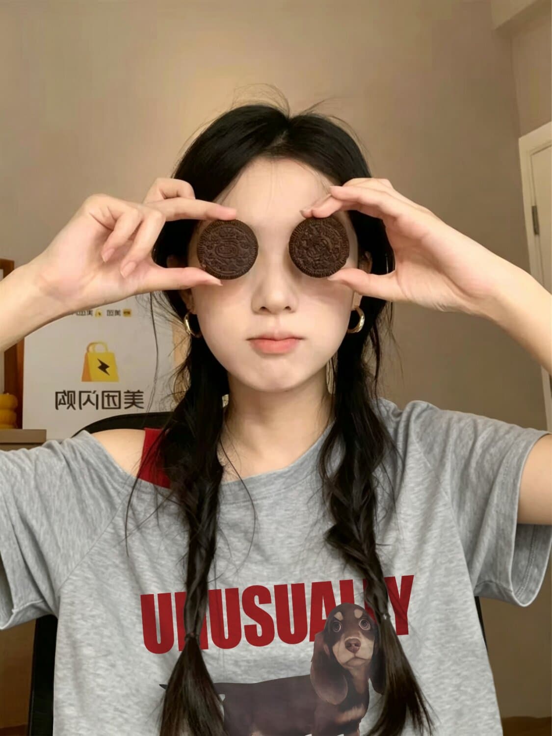 면 비스듬한 어깨 작은 대중 품격 티셔츠 여성 여름 얇은 스타일 루즈핏 슬림해 보이는 디자인 센스 프린트 미니멀리즘 조수 브랜드 맨위 이미지 2