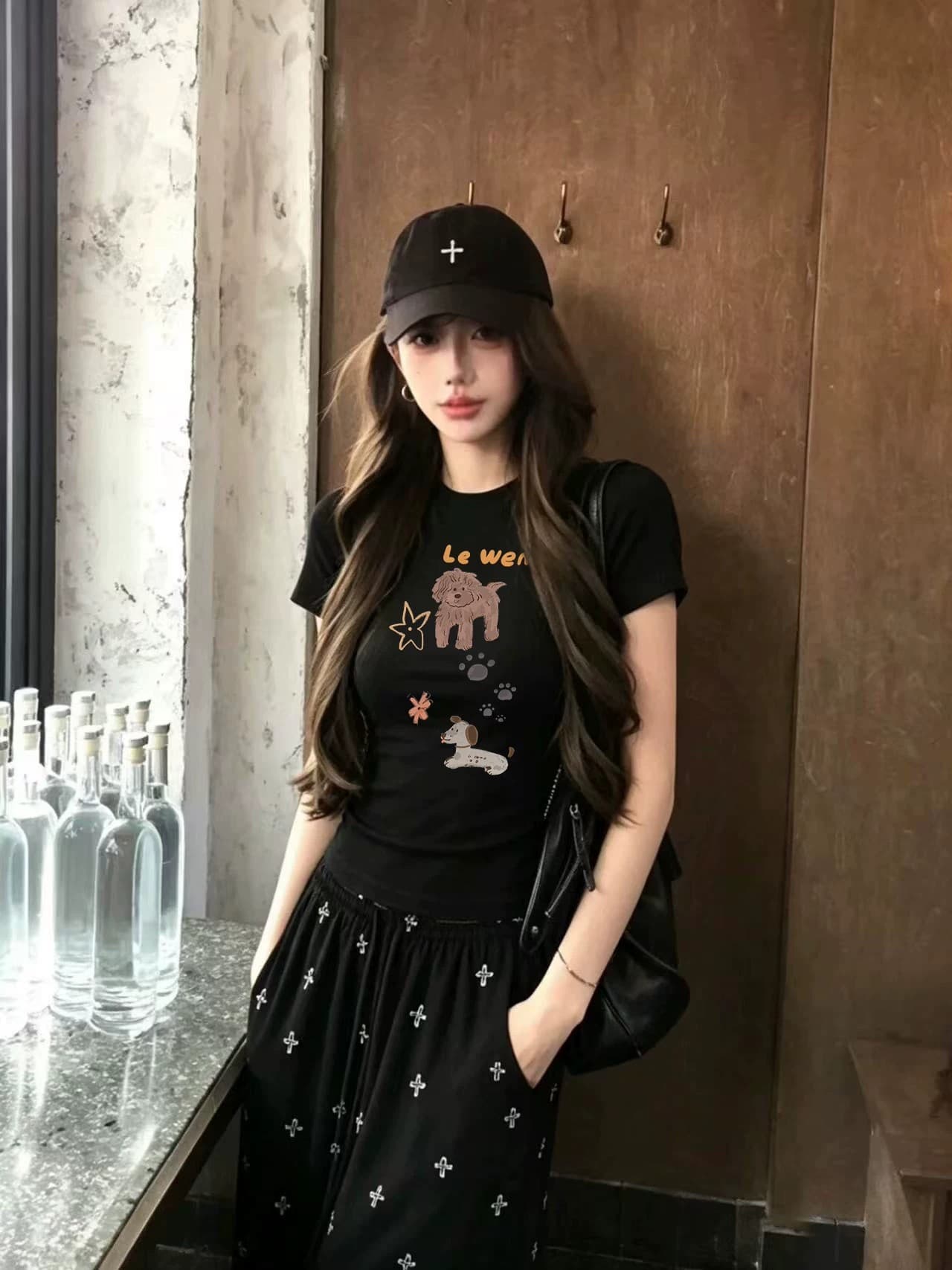 아메리칸 검정색 귀여운 강아지 반팔 티셔츠 여성 여름 2026 새로운 디자인 센스 작은 대중 몸매 가꾸기 슬림해 보이는 맨위 이미지 4