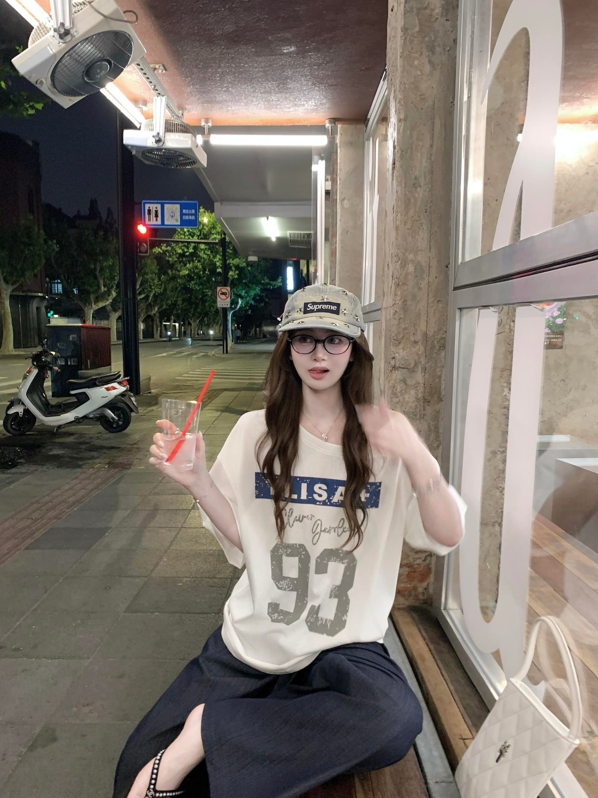 아메리칸 비스듬한 어깨 알파벳 반팔 티셔츠 여성 여름 새로운 캐주얼 다용도 루즈핏 슬림해 보이는 패션 맨위 트렌디 이미지 3