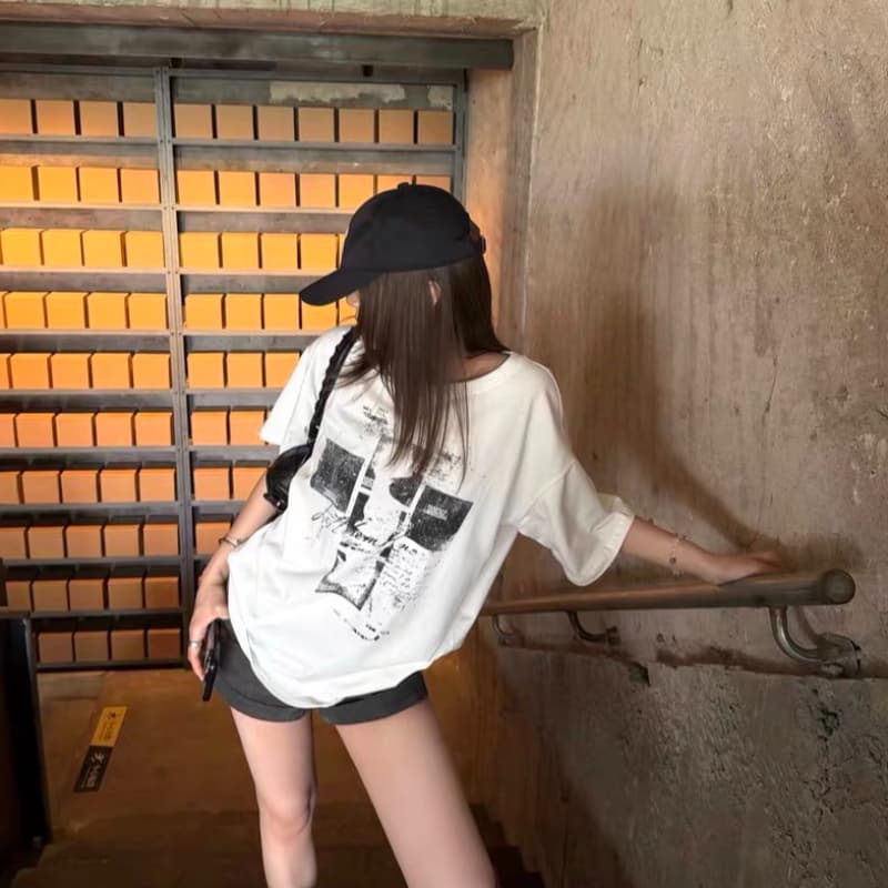 레트로 프린트 반팔 티셔츠 여성 작은 키 루즈핏 슬림해 보이는 맨위 여름