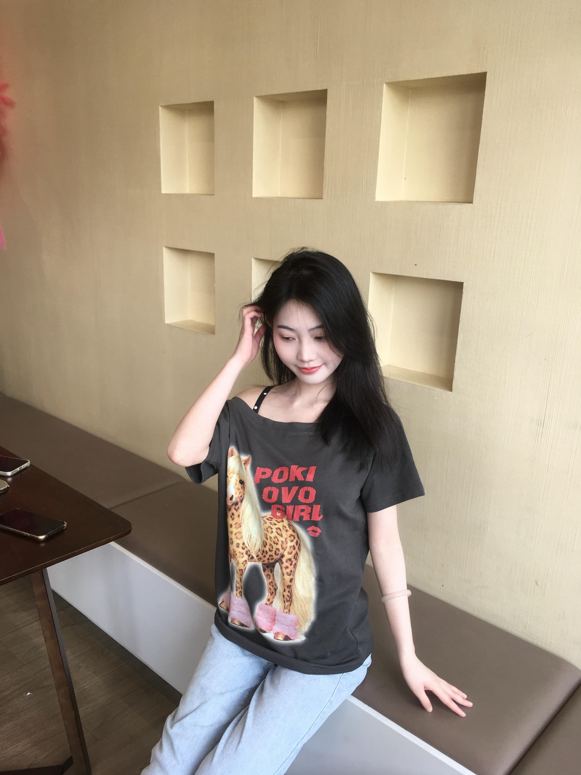 거리 바람 아메리칸 캐주얼 비스듬한 어깨 반팔 티셔츠 여성 재미있는 레오파드 무늬 작은 말 프린트 루즈핏 디자인 센스 짧은 t 상세 이미지 3