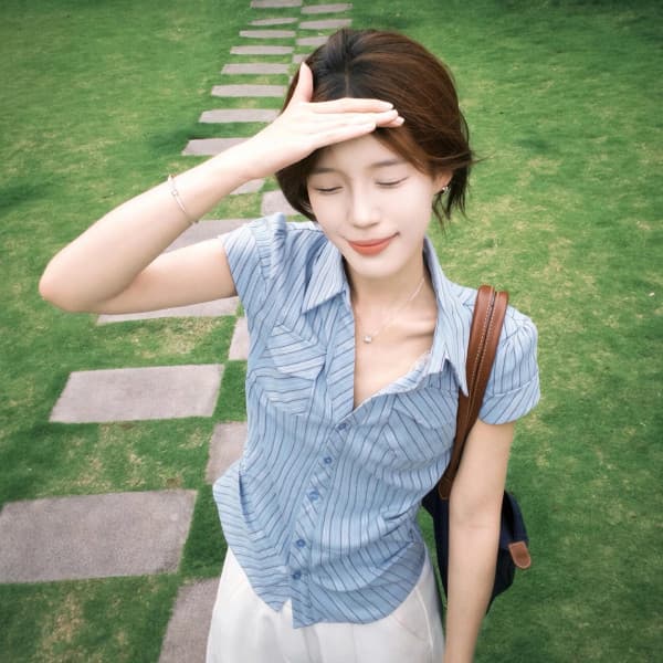 한 부서 꼬집기 허리 질감 센스 스트라이프 셔츠 긍정적 인 어깨 반팔 몸매 가꾸기 슬림해 보이는 품격 주머니 셔츠 상세 이미지 1