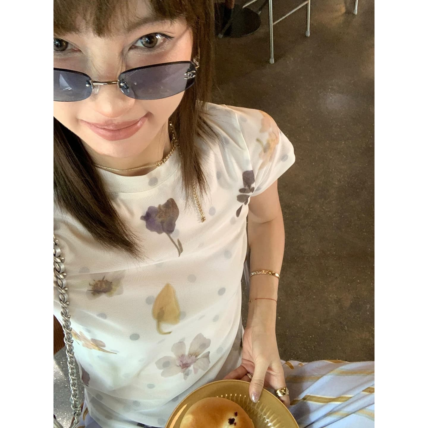 꽃무늬 도트 무늬 망사 라운드 넥 긍정적 인 어깨 몸매 가꾸기 티셔츠 반팔 맨위 상세 이미지 2