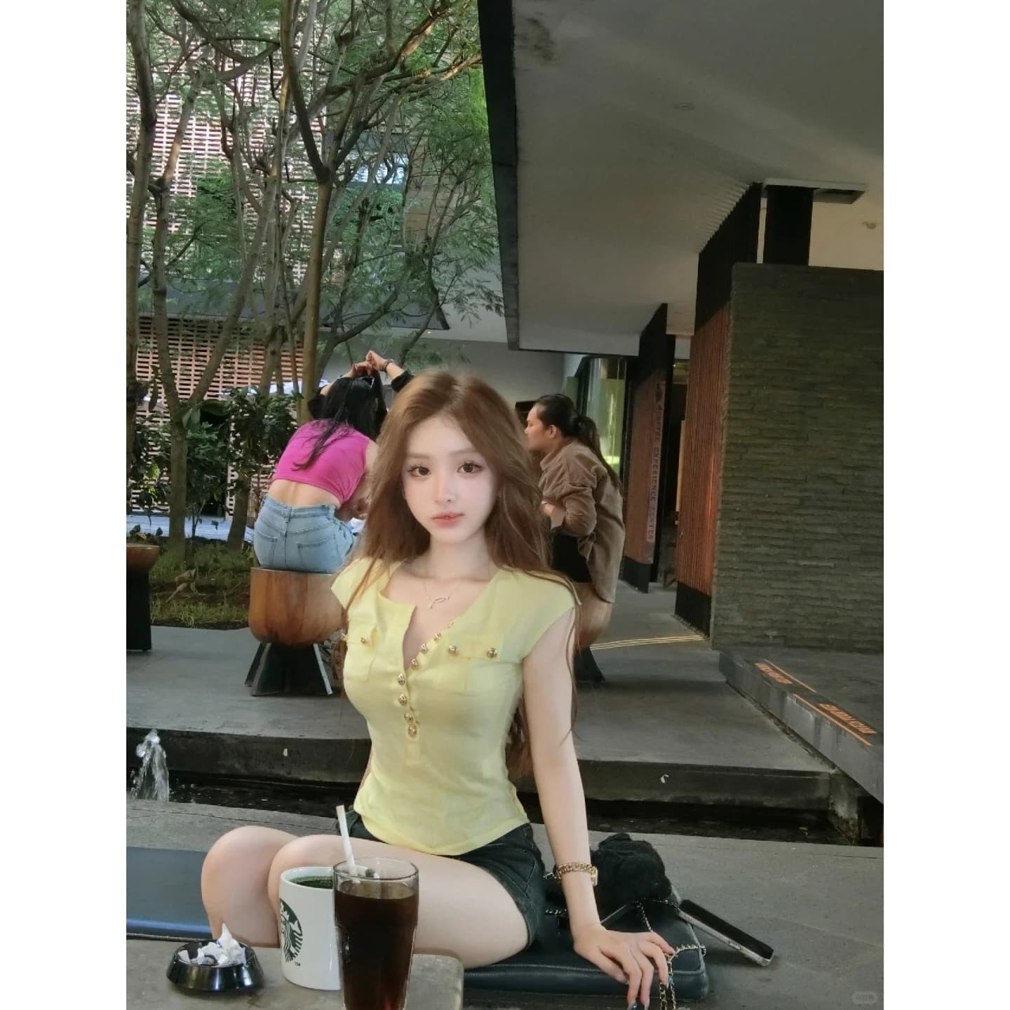 도파민 황색 단추 반 개방 칼라 반팔 티셔츠 여성 여름 핫걸 섹시함 작은 날다 소매 몸매 가꾸기 쇼트 스타일 맨위 상세 이미지 3