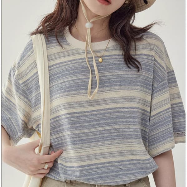 안개 그림자 스트라이프 배색 라운드 넥 티셔츠 캐주얼 패션 미니멀리즘 반팔 여성 작은 대중 이른 가을 만나는 이미지 2