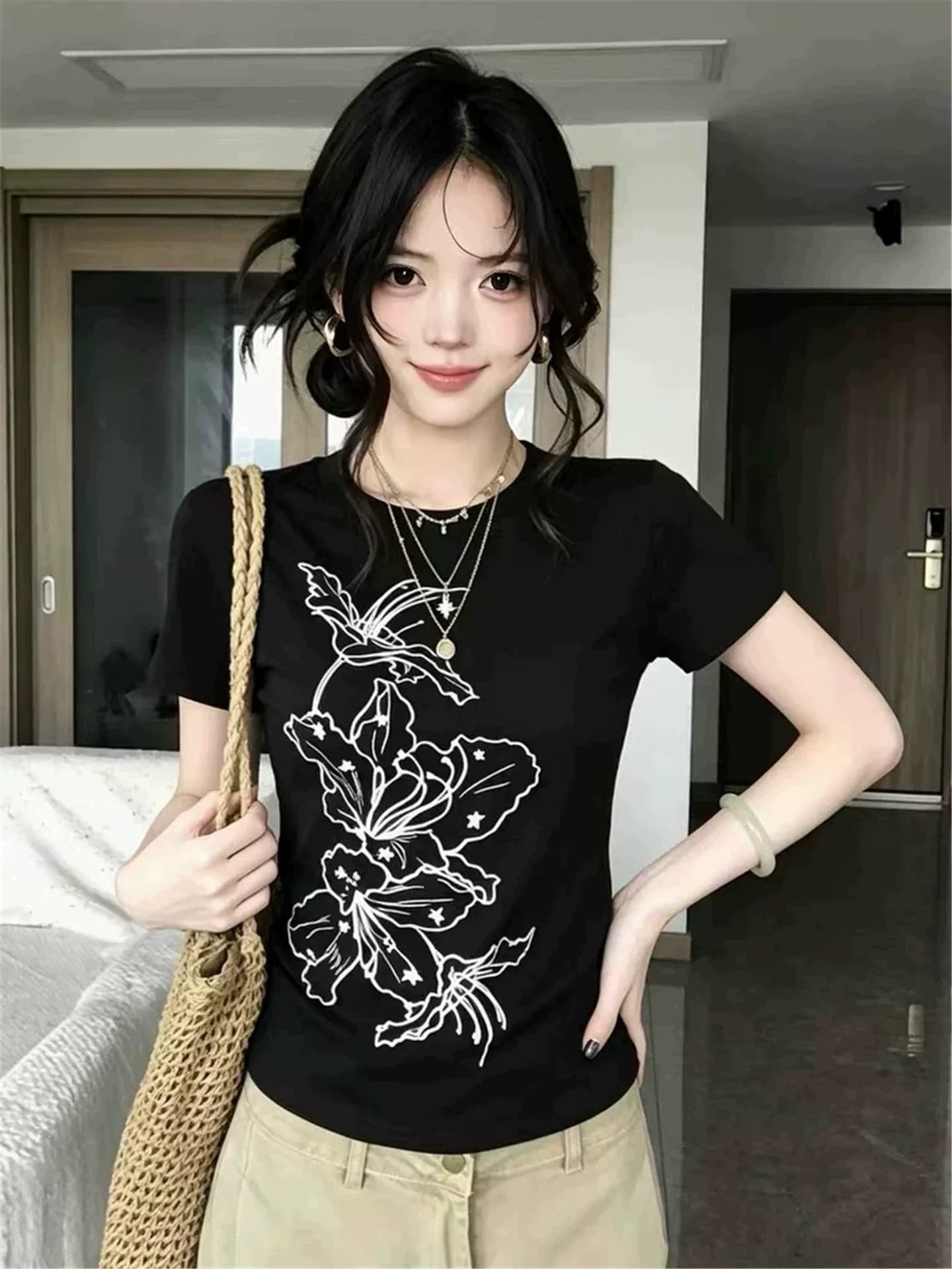 아메리칸 검정색 긍정적 인 어깨 티셔츠 여성 여름 꽃무늬 프린트 몸매 가꾸기 반팔 캐주얼 맨위 트렌디 이미지 3