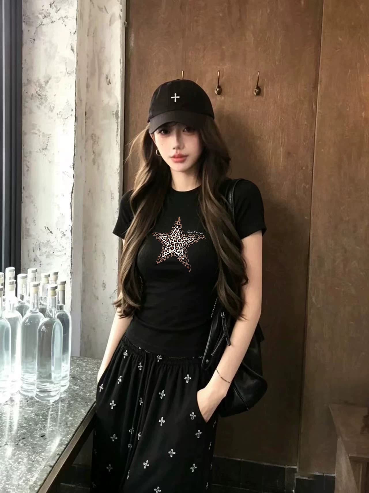 아메리칸 높음 거리 레오파드 무늬 별 긍정적 인 어깨 반팔 티셔츠 여성 여름 2026 새로운 디자인 센스 몸매 가꾸기 슬림해 보이는 맨위 이미지 2
