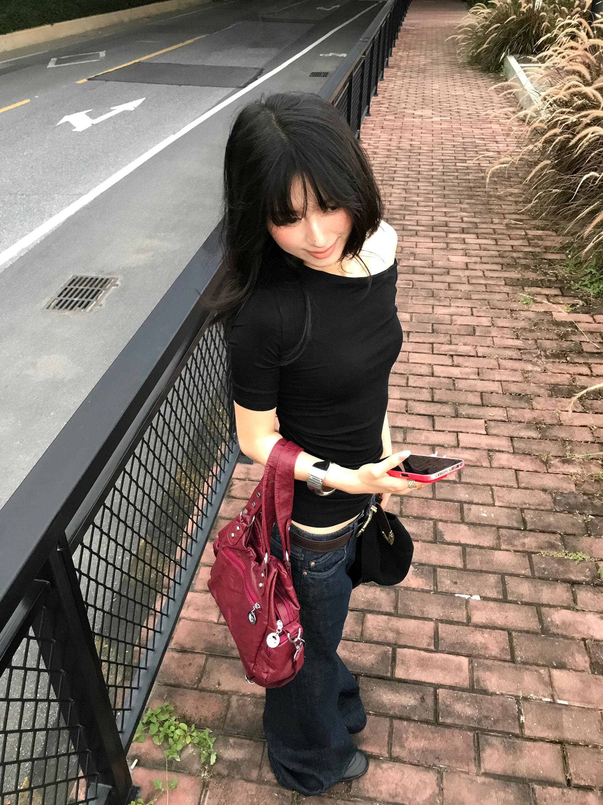 몸매 가꾸기 슬림해 보이는 섹시함 비스듬한 어깨 보트넥 반팔 티셔츠 여성 여름 상세 이미지 4