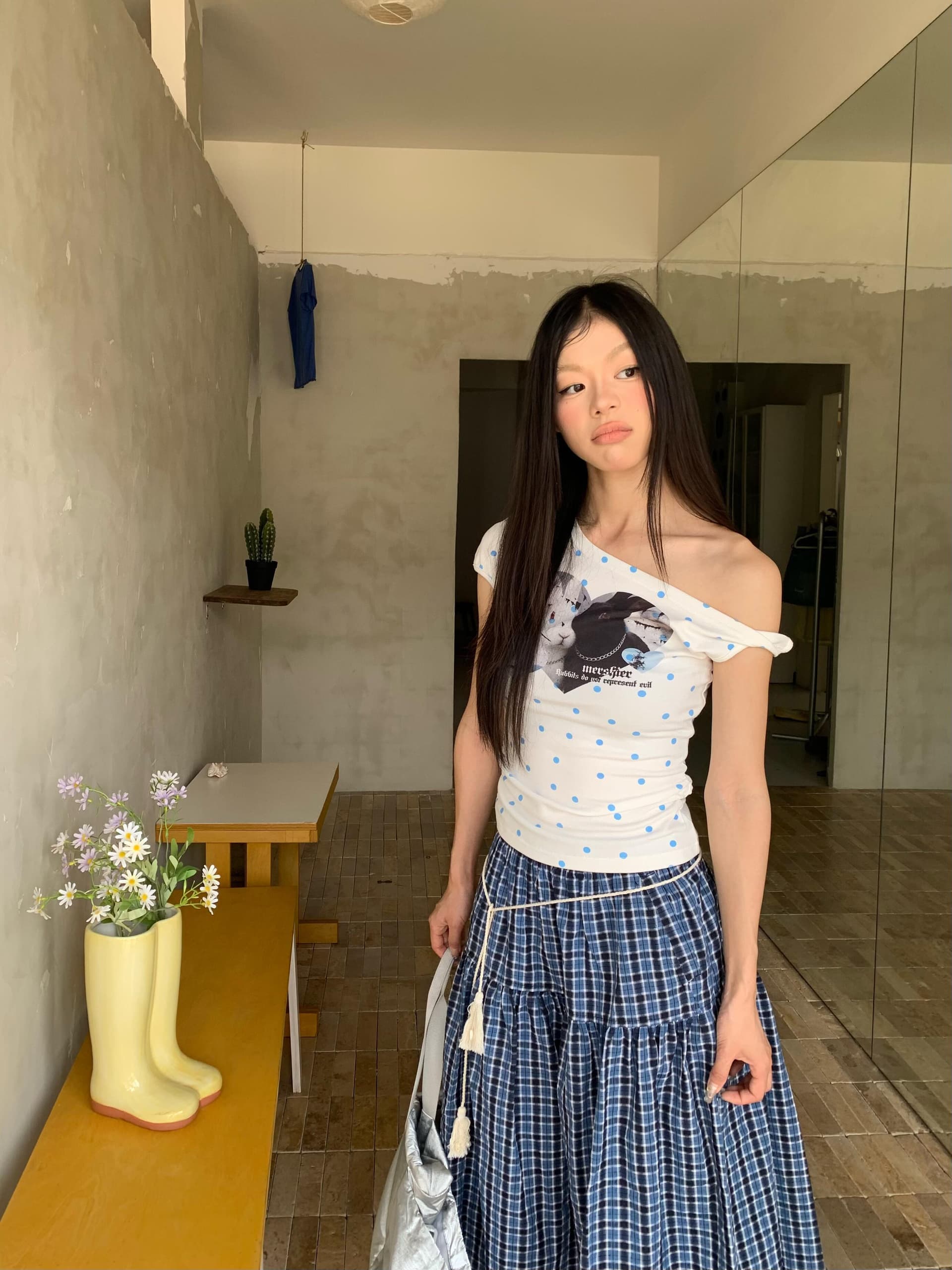 아메리칸 레트로 창의성 하트 도트 무늬 비스듬한 어깨 반팔 여성 핫걸 여름 몸매 가꾸기 슬림해 보이는 다용도 기본 셔츠 상세 이미지 2
