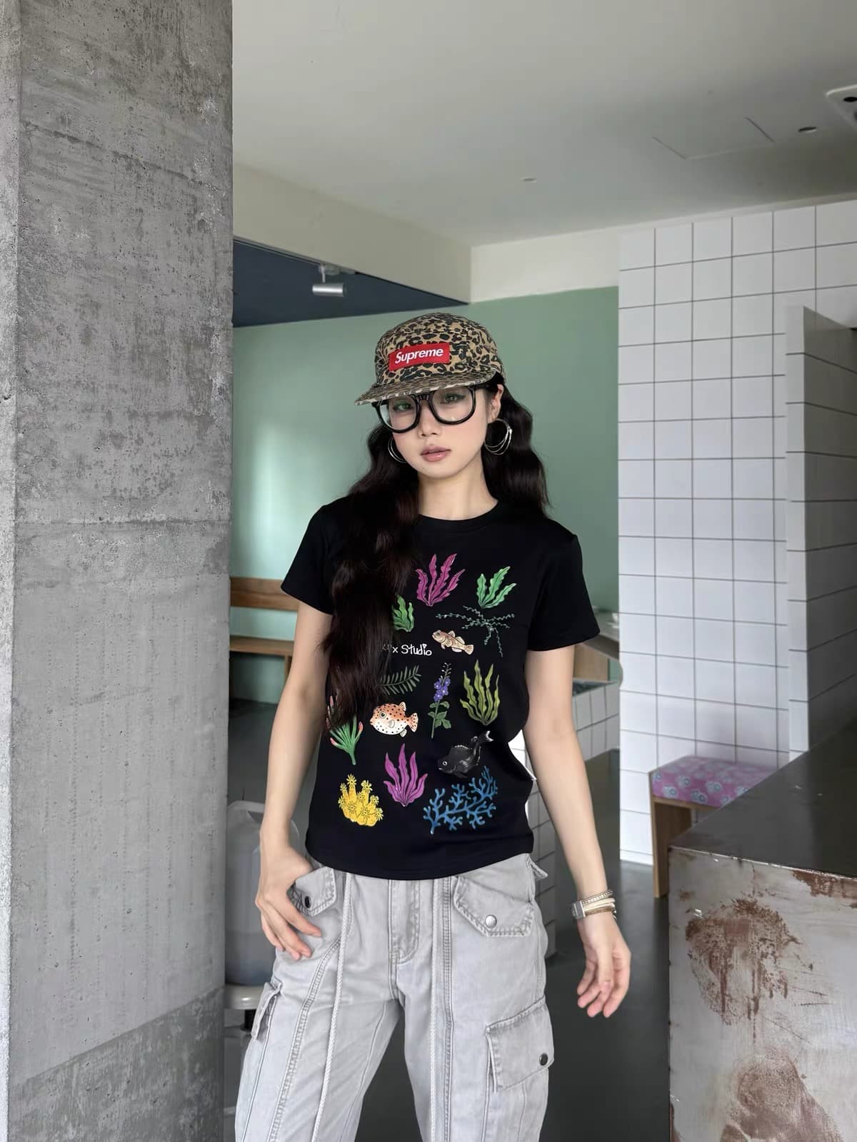 레트로 海草 프린트 재미있는 몸매 가꾸기 긍정적 인 어깨 반팔 티셔츠 여성 여름 캐주얼 슬림해 보이는 맨위 상세 이미지 4