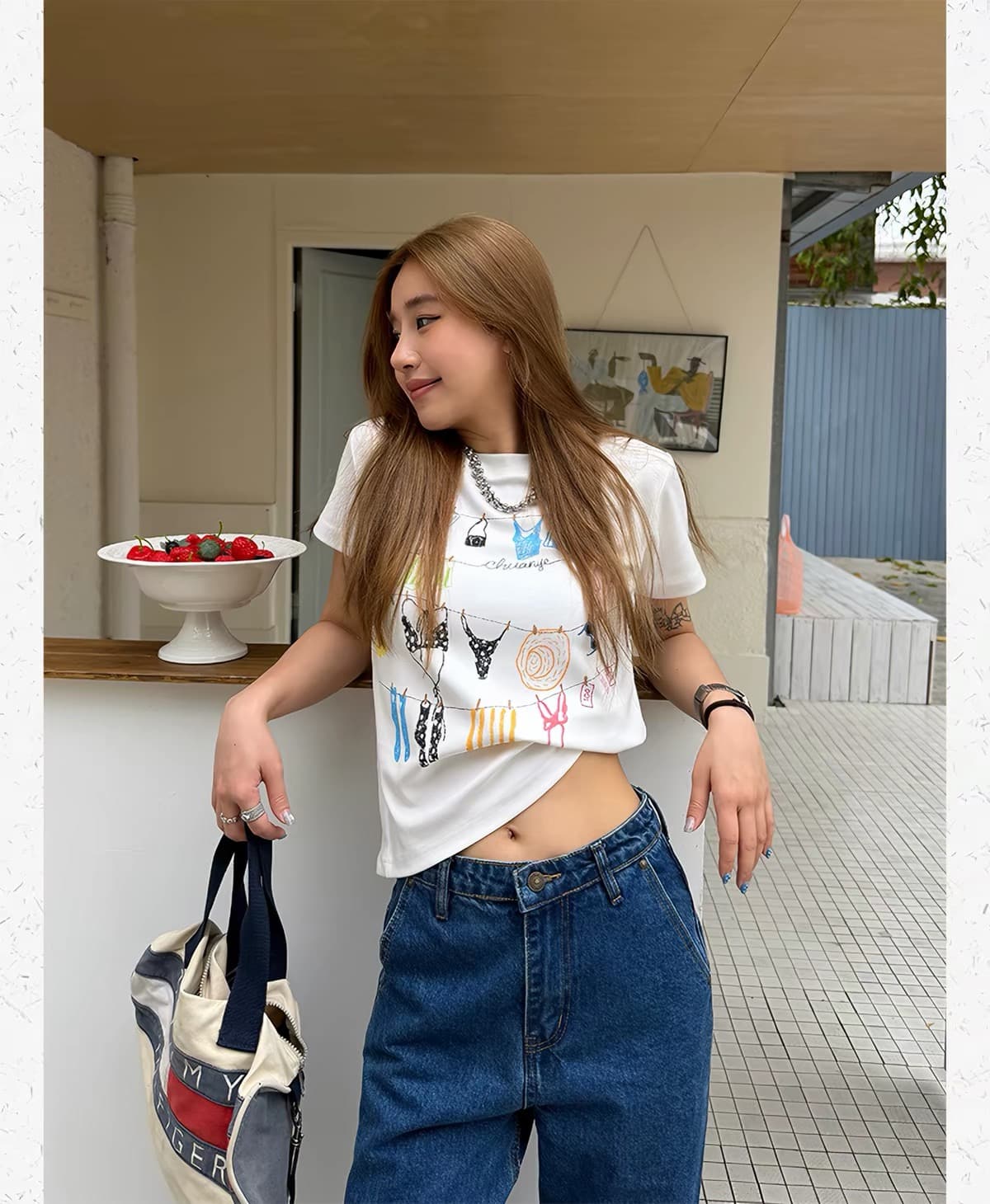 낙서 프린트 반팔 긍정적 인 어깨 티셔츠 여성 여름 새로운 라운드 넥 신선함 ins 디자인 센스 맨위 이미지 3