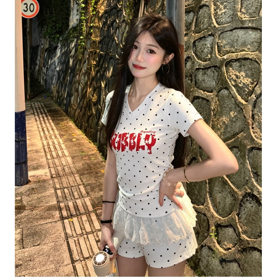 몸매 가꾸기 슬림해 보이는 긍정적 인 어깨 V넥 반팔 티셔츠 여성 이미지 2