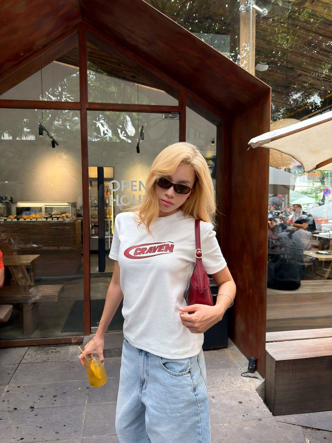ins 작은 대중 디자인 센스 핫걸 바람 알파벳 프린트 반팔 티셔츠 여성 몸매 가꾸기 슬림해 보이는 라운드 넥 풀오버 쇼트 스타일 맨위 이미지 2