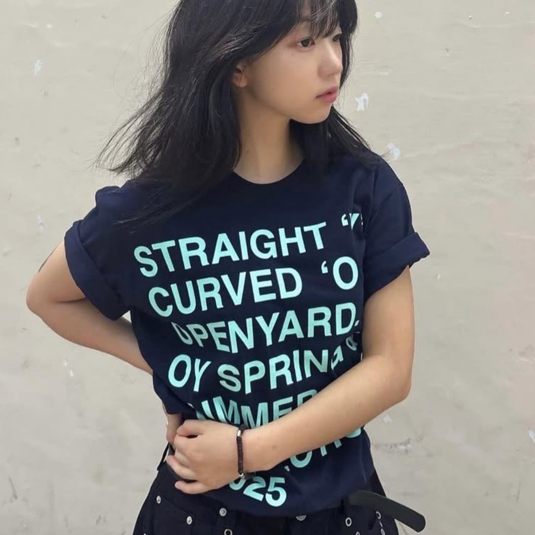 한 부서 달콤한 차가운 핫걸 작은 대중 배색 알파벳 프린트 긍정적 인 어깨 반팔 티셔츠 여성 여름 캐주얼 슬림해 보이는 쇼트 스타일 맨위 이미지 2