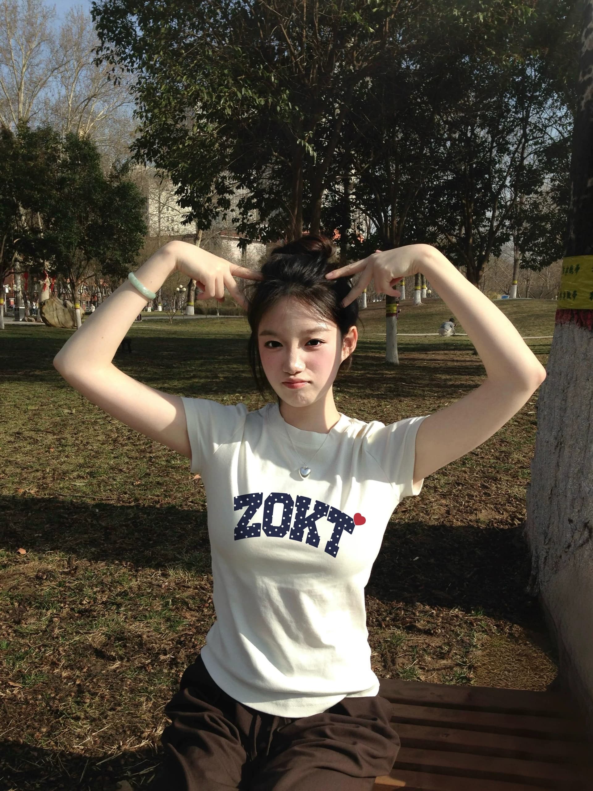 아메리칸 알파벳 긍정적 인 어깨 반팔 티셔츠 여성 2026 새로운 여름 슬림해 보이는 다용도 고급 센스 chic Chic 맨위 이미지 4