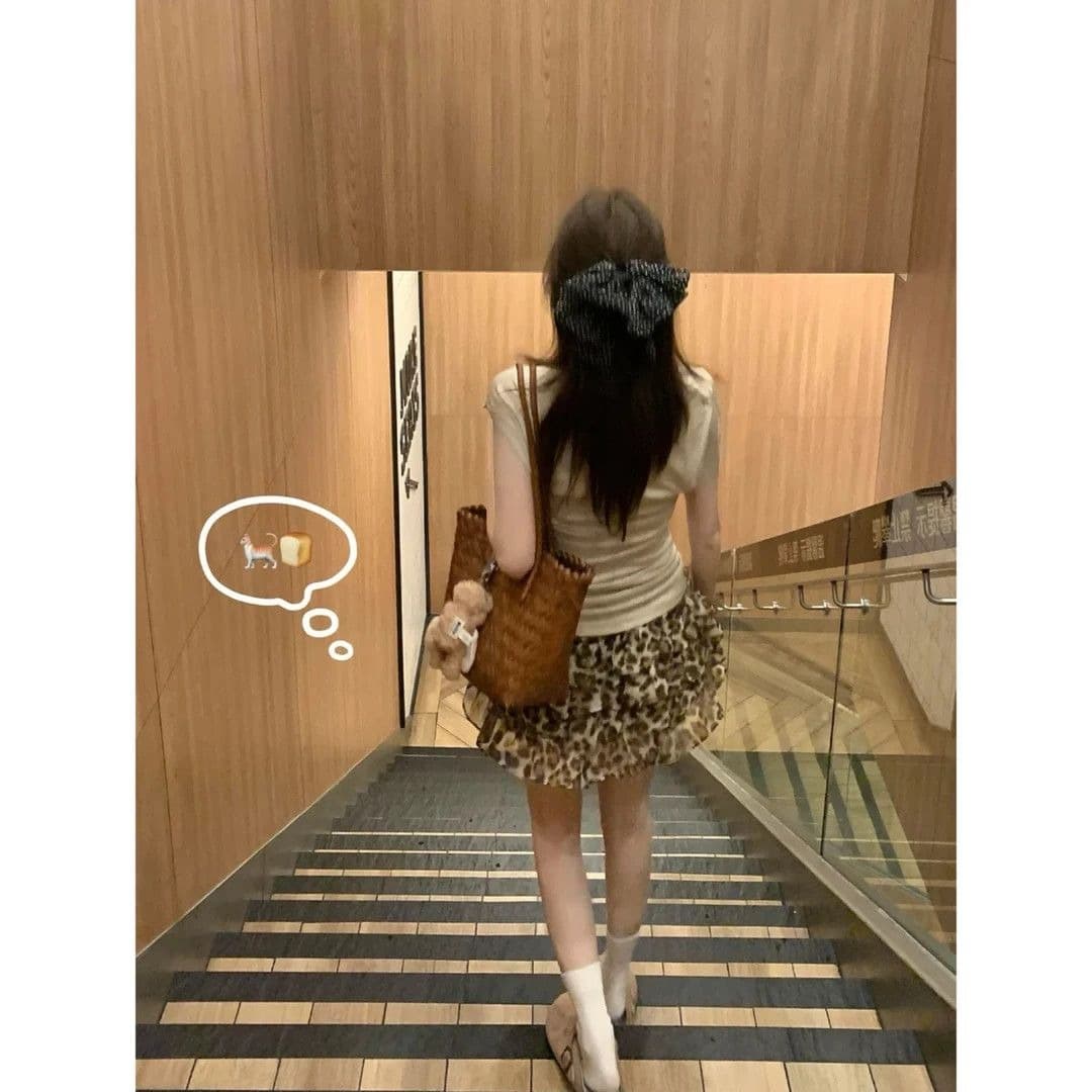 V넥 패치워크 페이크 레이어드 슬림해 보이는 다용도 반팔 티셔츠 여성 셔츠 이미지 5