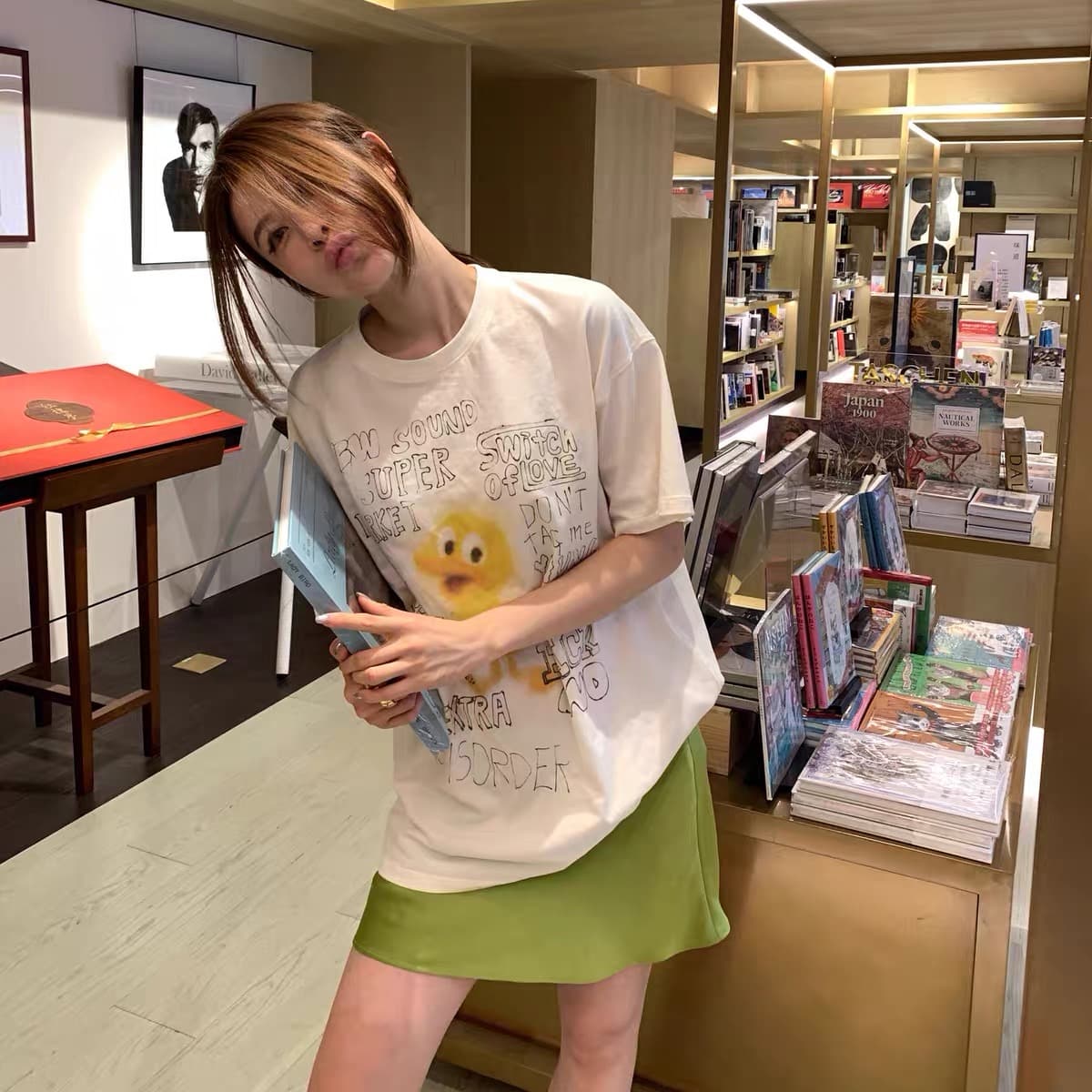오리 새끼 알파벳 낙서 루즈핏 프린트 패션 반팔 티셔츠 여름 새로운 여성 상세 이미지 3