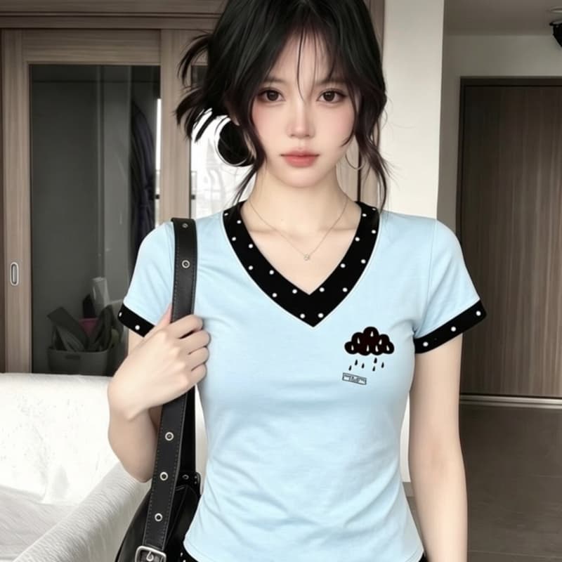 한 부서 페이크 레이어드 도트 무늬 V넥 반팔 티셔츠 여성 여름 2026 새로운 몸매 가꾸기 슬림해 보이는 디자인 센스 작은 대중 맨위 이미지 4