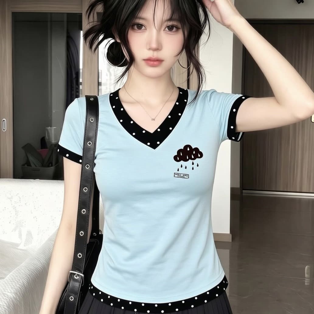 한 부서 페이크 레이어드 도트 무늬 V넥 반팔 티셔츠 여성 여름 2026 새로운 몸매 가꾸기 슬림해 보이는 디자인 센스 작은 대중 맨위 이미지 3