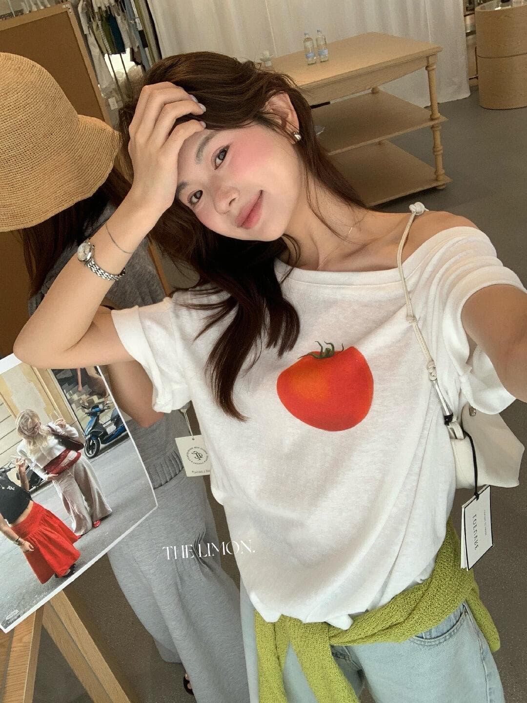 한 부서 비스듬한 어깨 프린트 반팔 티셔츠 여성 여름 얇은 스타일 마이크로 ~을 통해 다용도 디자인 센스 오프숄더 화이트 맨위 트렌디 이미지 4
