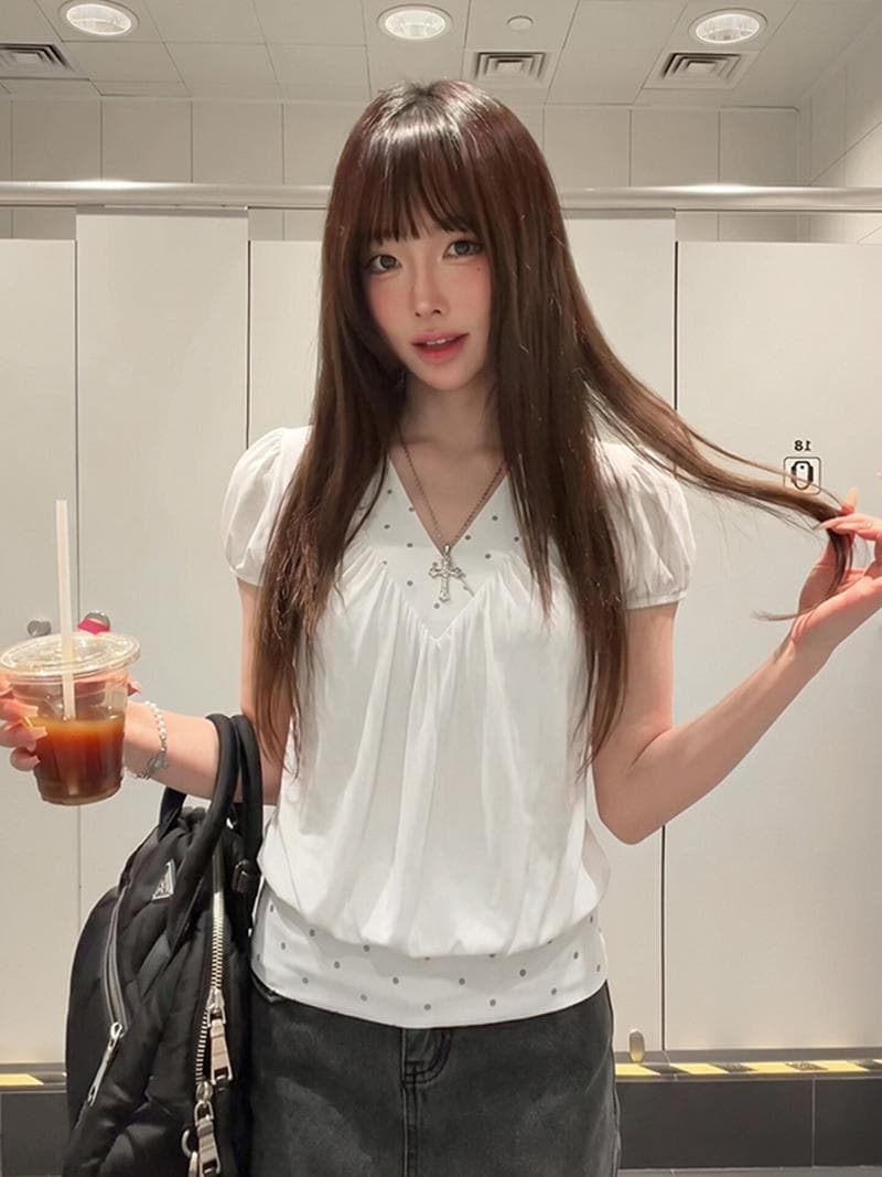 한 부서 천년기 소녀 V넥 주름 도트 무늬 패치워크 거품 소매 티셔츠 여름 새로운 디자인 센스 작은 대중 반팔 맨위