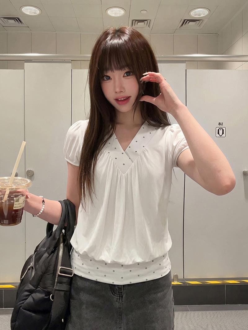 한 부서 천년기 소녀 V넥 주름 도트 무늬 패치워크 거품 소매 티셔츠 여름 새로운 디자인 센스 작은 대중 반팔 맨위 이미지 2