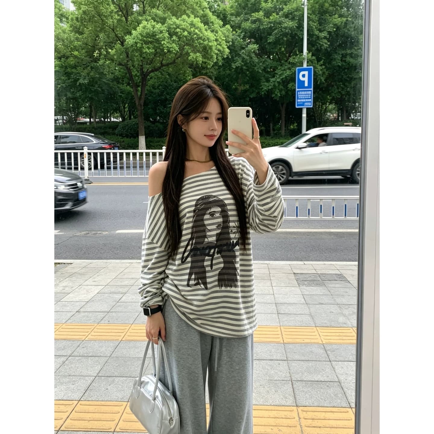2026 여름 ins 느슨함 센스 스트라이프 긴팔 여성 얇은 스타일 얼음 실크 루즈핏 자외선 차단 티셔츠 외부 가져 가라. 블라우스 상세 이미지 2