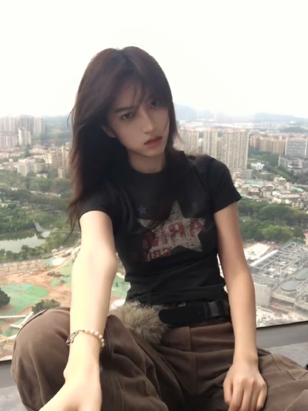 아메리칸 레트로 어두운 회색 오각형 별 프린트 긍정적 인 어깨 반팔 티셔츠 여성 여름 몸매 가꾸기 슬림해 보이는 슈퍼 잘 생긴 맨위 상세 이미지 3
