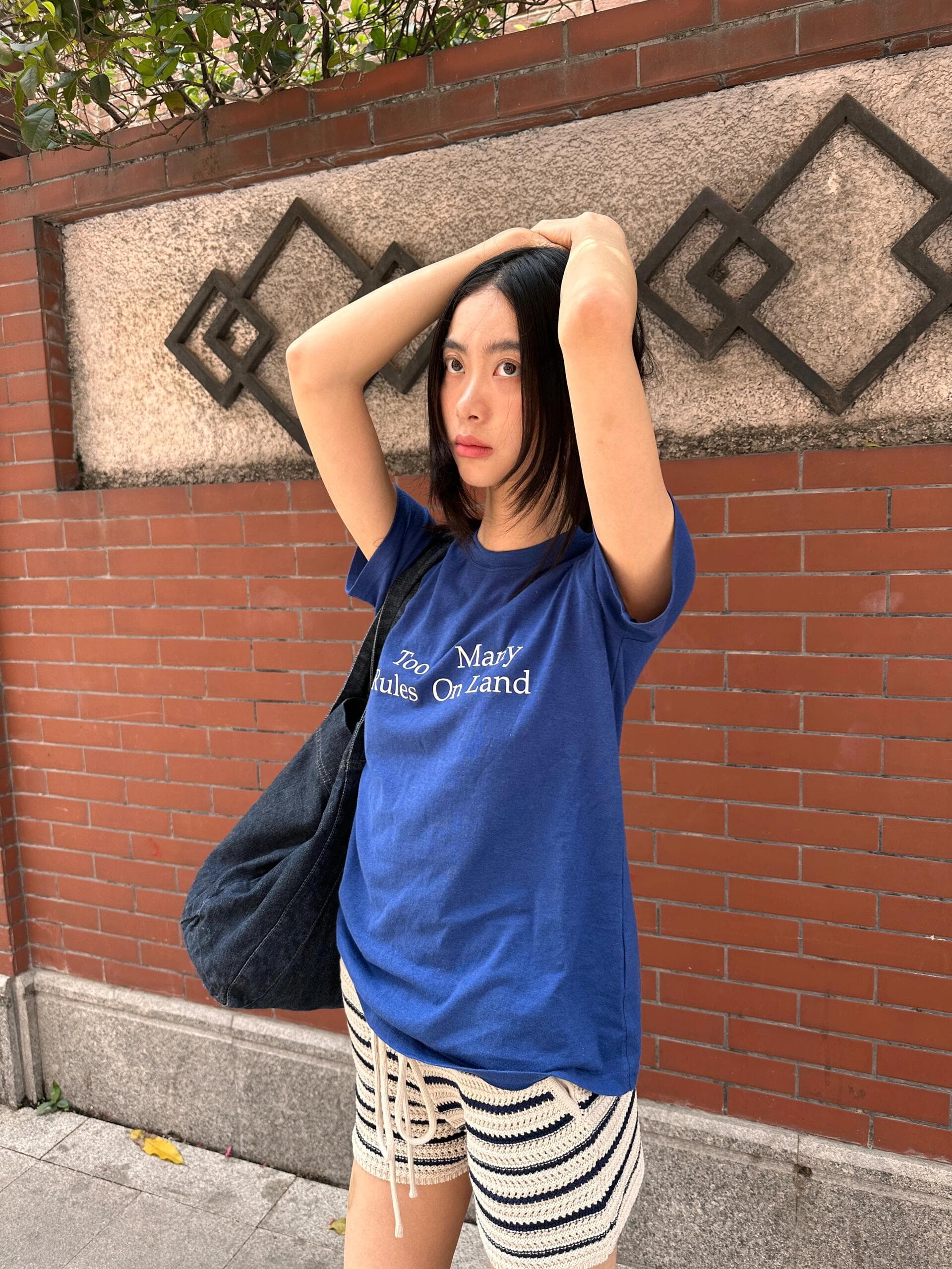 아메리칸 레트로 핫걸 알파벳 프린트 긍정적 인 어깨 반팔 티셔츠 여성 여름 새로운 캐주얼 디자인 센스 라운드 넥 맨위 상세 이미지 5