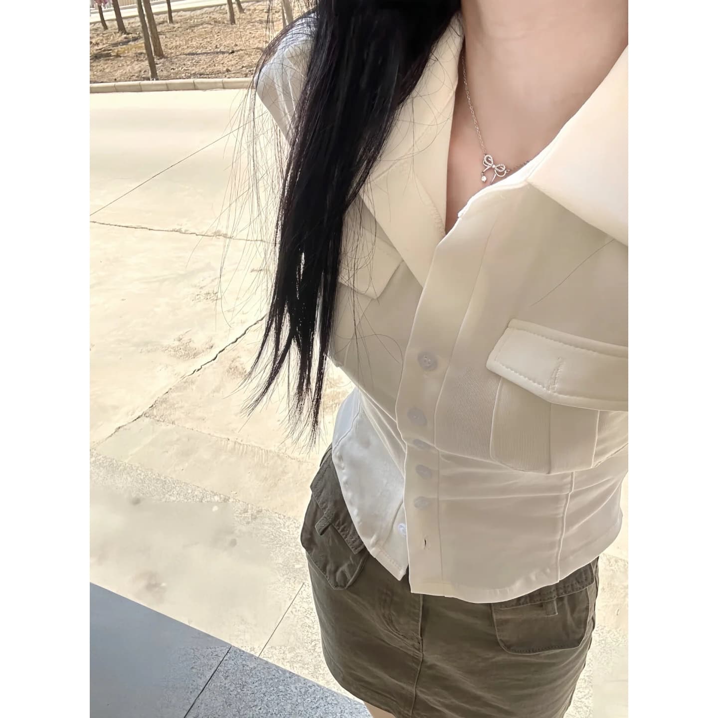여름 핫걸 순수한 욕망 바람 화이트 POLO 칼라 한국 스타일 품격 몸매 가꾸기 반팔 슬림해 보이는 허리 수축 셔츠 여성 셔츠 이미지 3