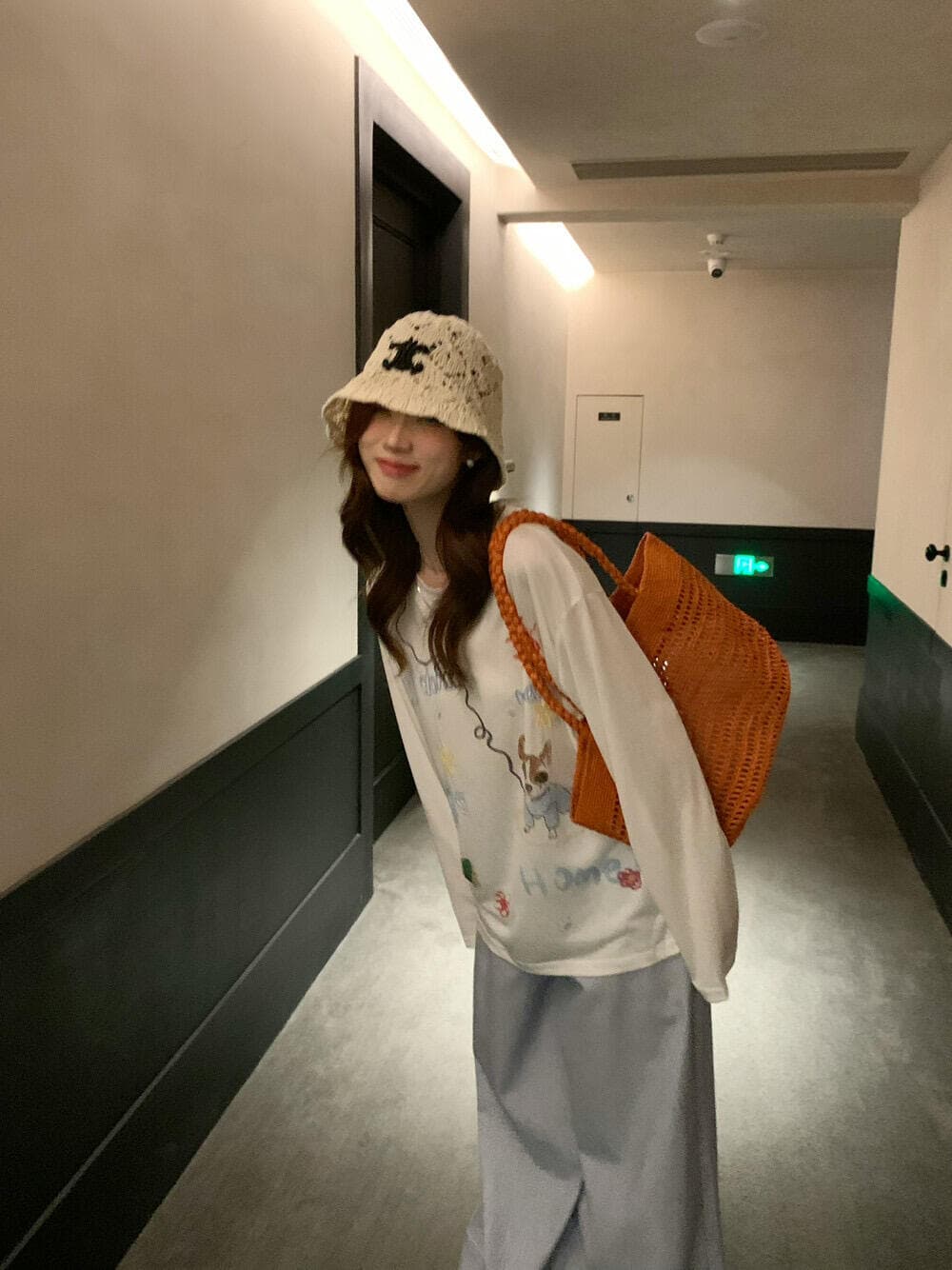 한 부서 여름 연령 감소 창의성 낙서 프린트 긴팔 티셔츠 여성 여름 루즈핏 라이 경기 서울 자외선 차단 블라우스 얇고 가벼운 통기성 이미지 3