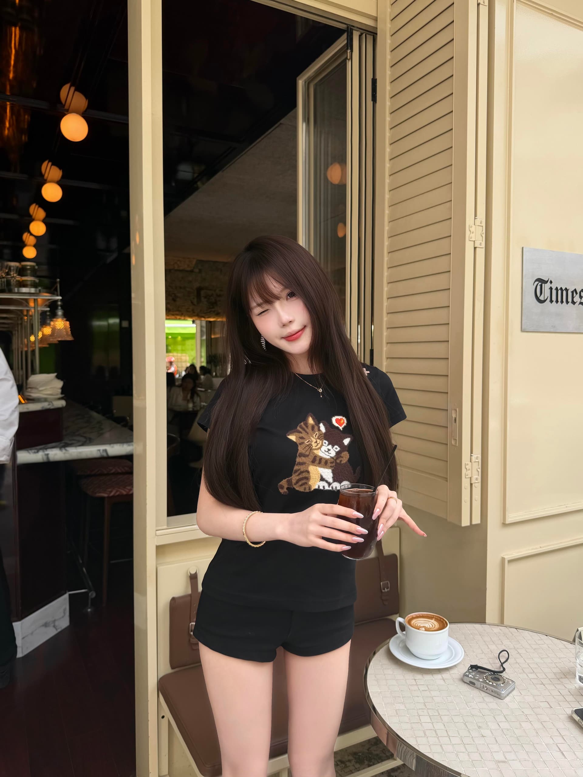 아메리칸 만화 고양이 자수 반팔 티셔츠 여성 여름 새로운 몸매 가꾸기 슬림해 보이는 다용도 검정색 핫걸 바람 맨위 이미지 2