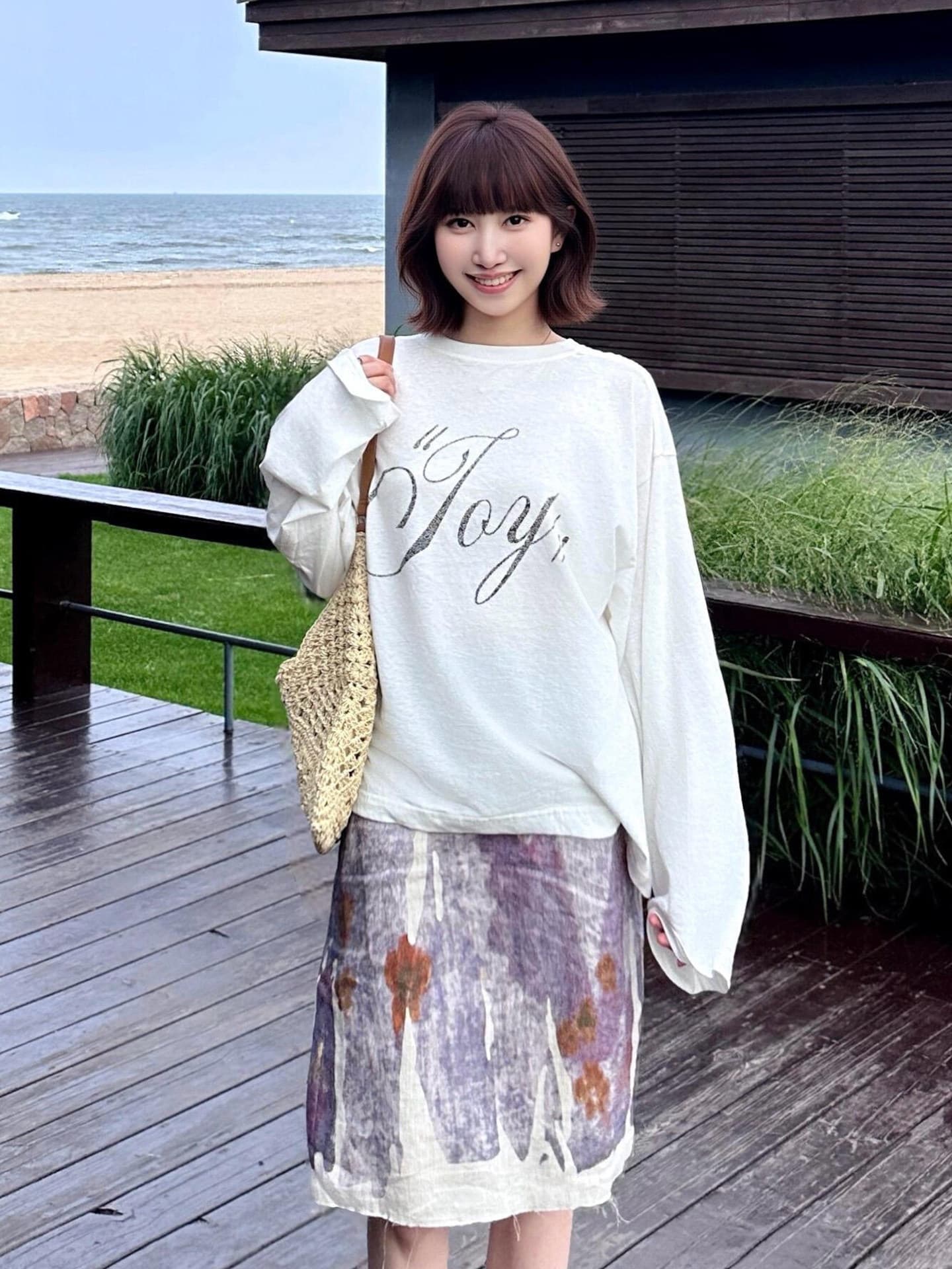 한 부서 느긋한 화이트 긴팔 티셔츠 여름 알파벳 프린트 루즈핏 에어컨 자외선 차단 블라우스 캐주얼 다용도 맨위 상세 이미지 2