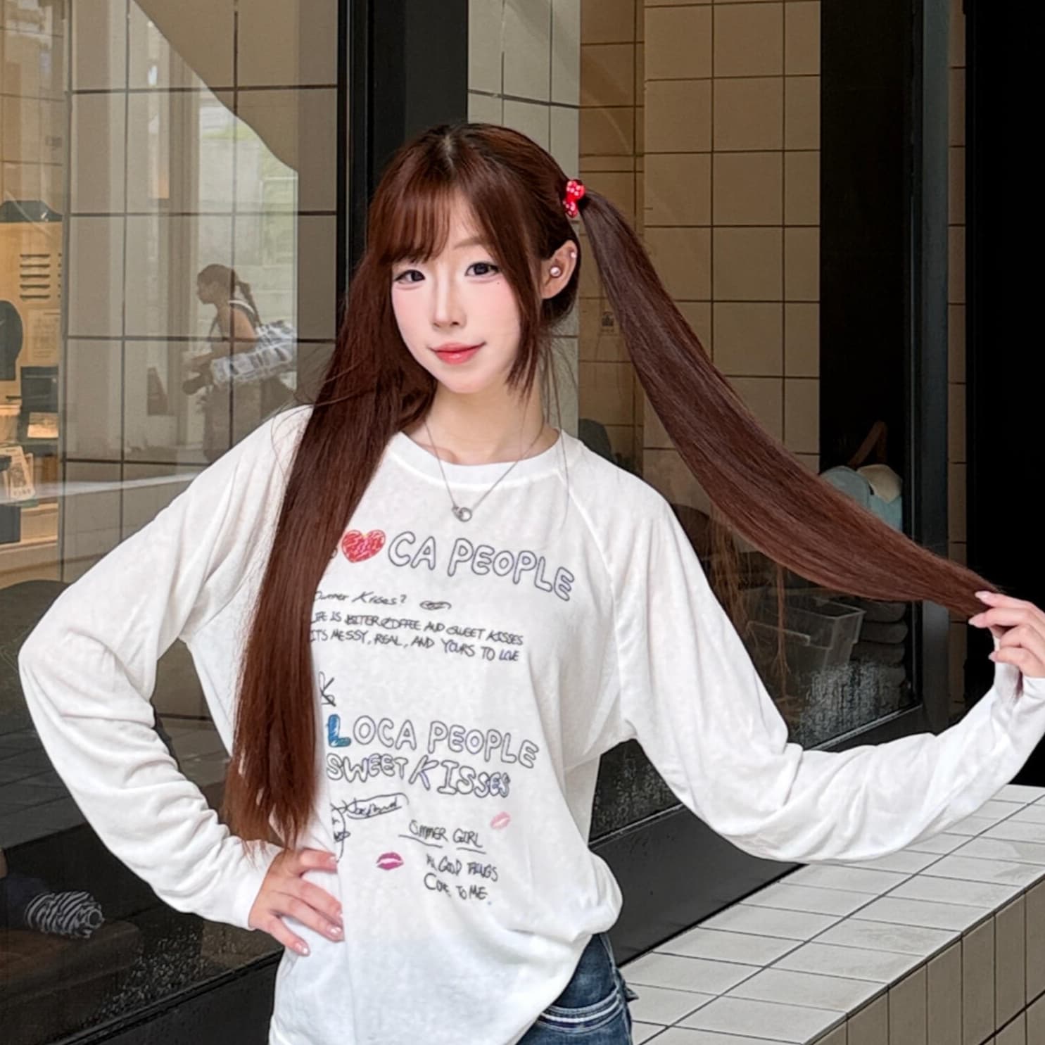 얇은 스타일 삽입 어깨 긴팔 티셔츠 여성 핫걸 낙서 알파벳 루즈핏 자외선 차단 블라우스 상세 이미지 1