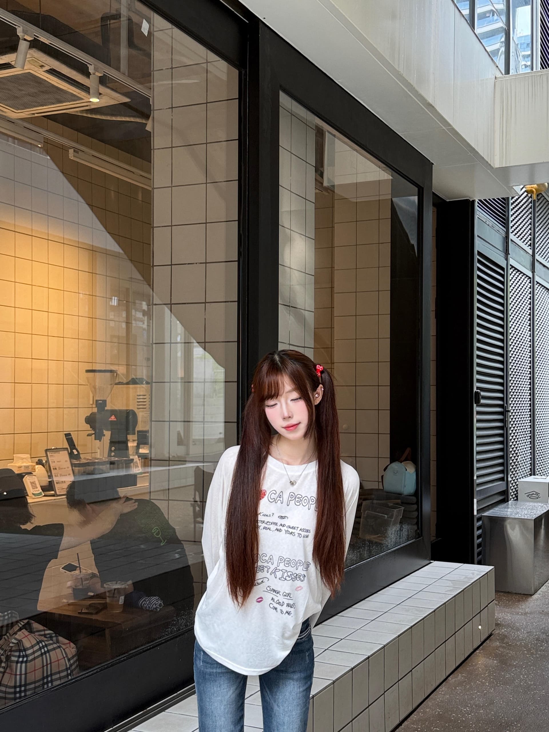 얇은 스타일 삽입 어깨 긴팔 티셔츠 여성 핫걸 낙서 알파벳 루즈핏 자외선 차단 블라우스 상세 이미지 3