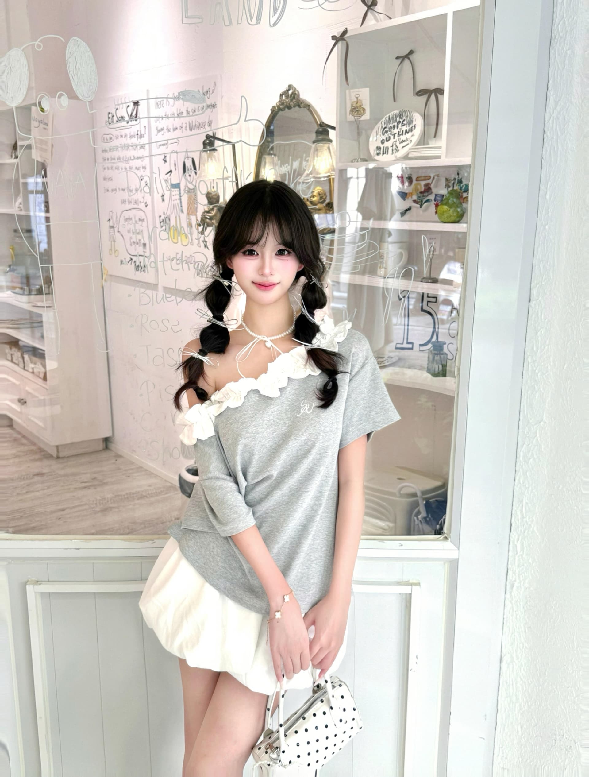 한 부서 연령 감소 자수 회색 오프숄더 반팔 티셔츠 여성 여름 새로운 루즈핏 디자인 센스 레이스 비스듬한 어깨 의류 상세 이미지 1