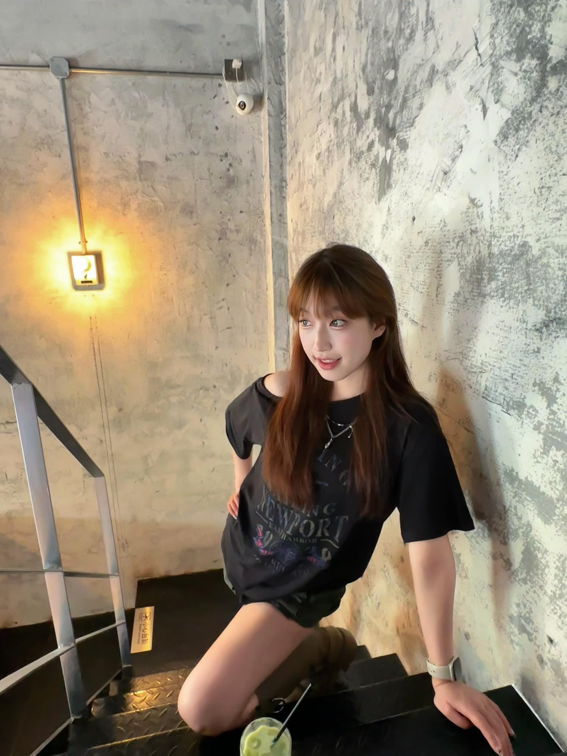 레트로 아메리칸 알파벳 프린트 반팔 티셔츠 여성 작은 키 루즈핏 비스듬한 어깨 의류 상세 이미지 3