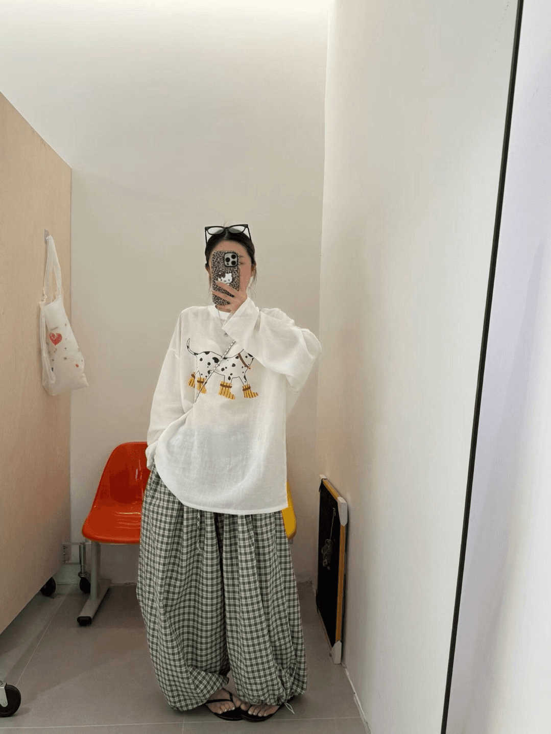 한국 작은 대중 ins 황색 부츠 달마 시안 얇고 가벼운 자외선 차단 긴팔 블라우스 여성 여름 루즈핏 캐주얼 바람 마이크로 ~을 통해 티셔츠 이미지 3